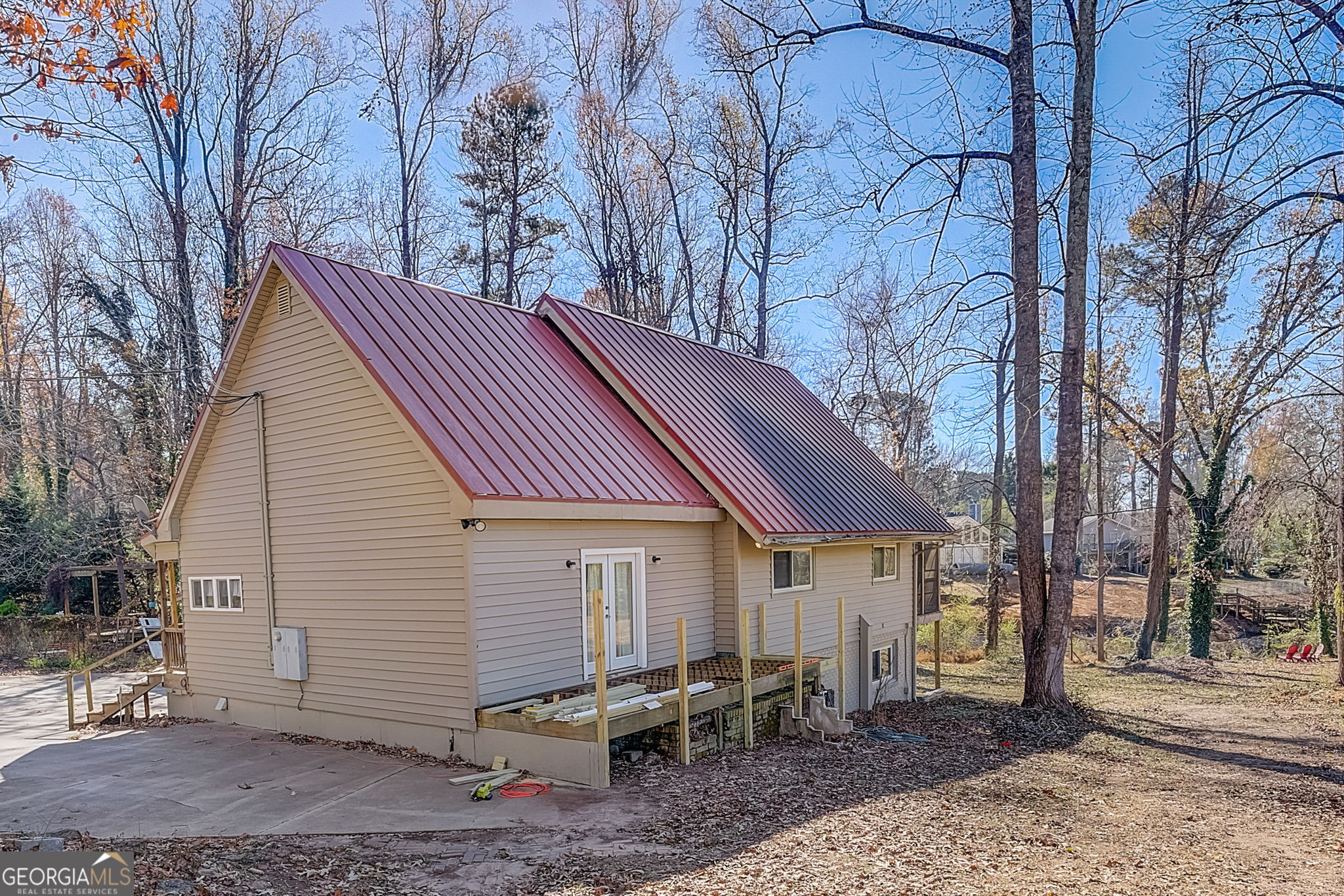 6820 Lawson Circle Property Photo 5