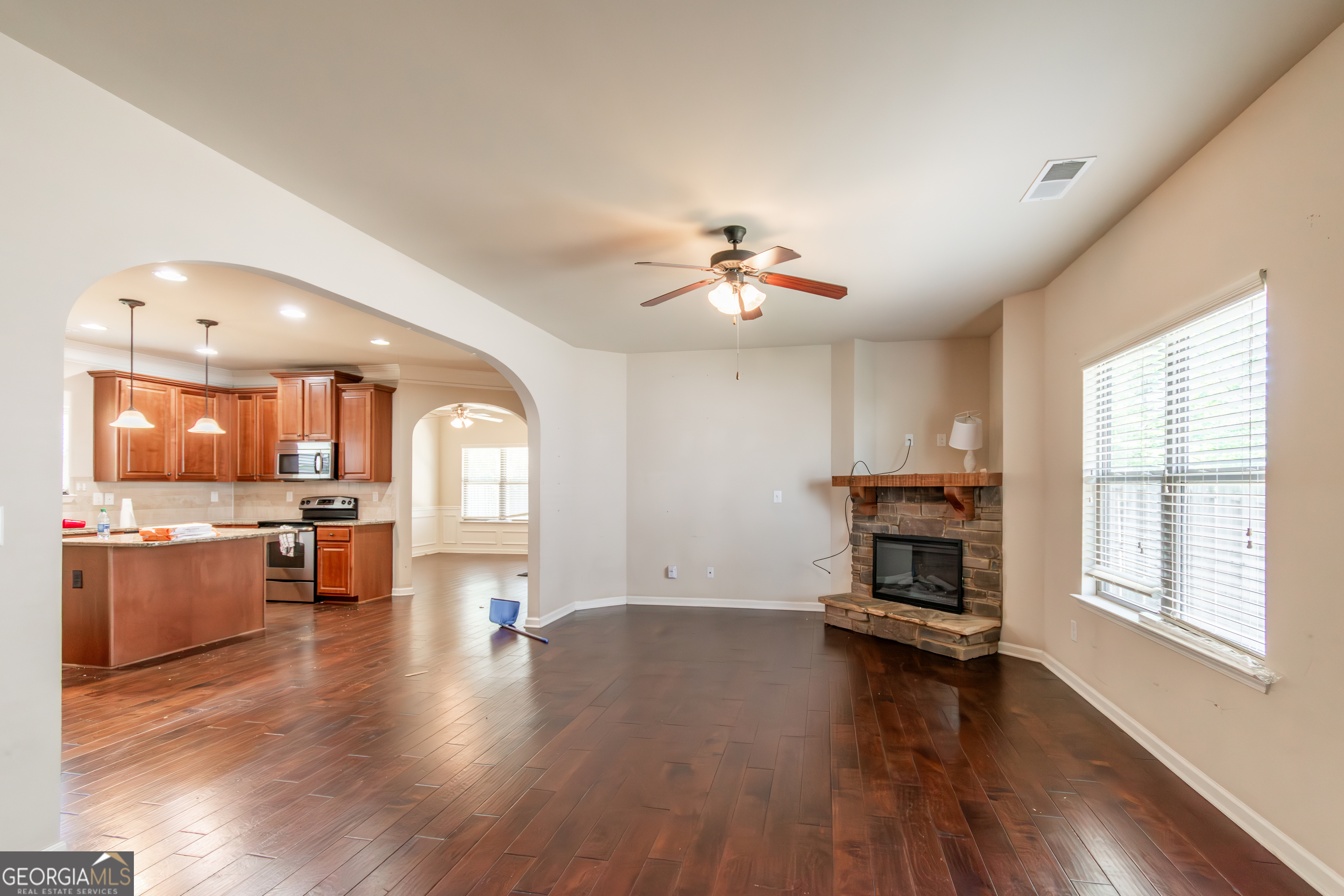 3356 Grove Landing Circle Property Photo 6