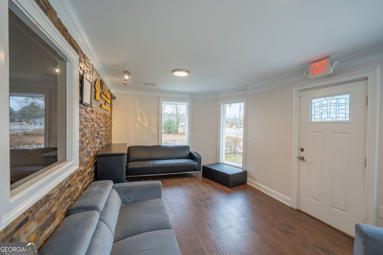 405 Pat Mell Road Property Photo 10