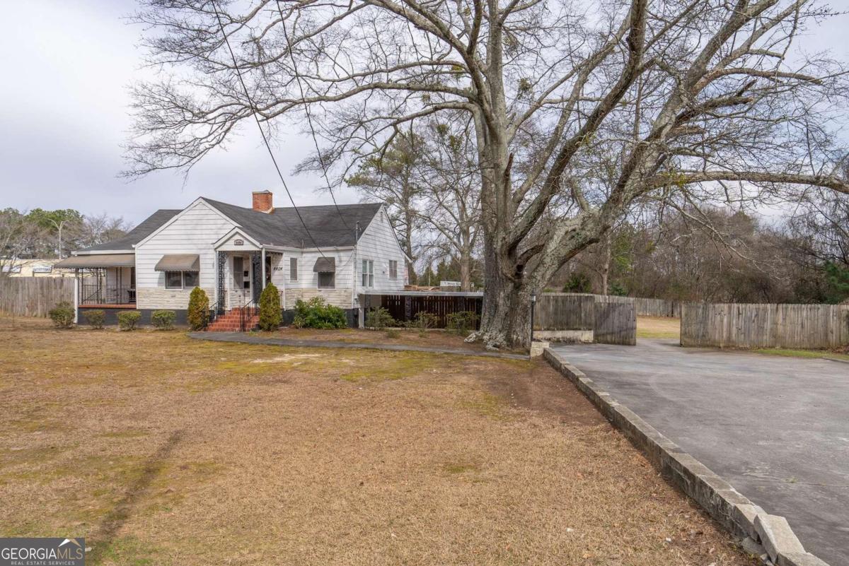 4404 Lawrenceville Road Property Photo 1