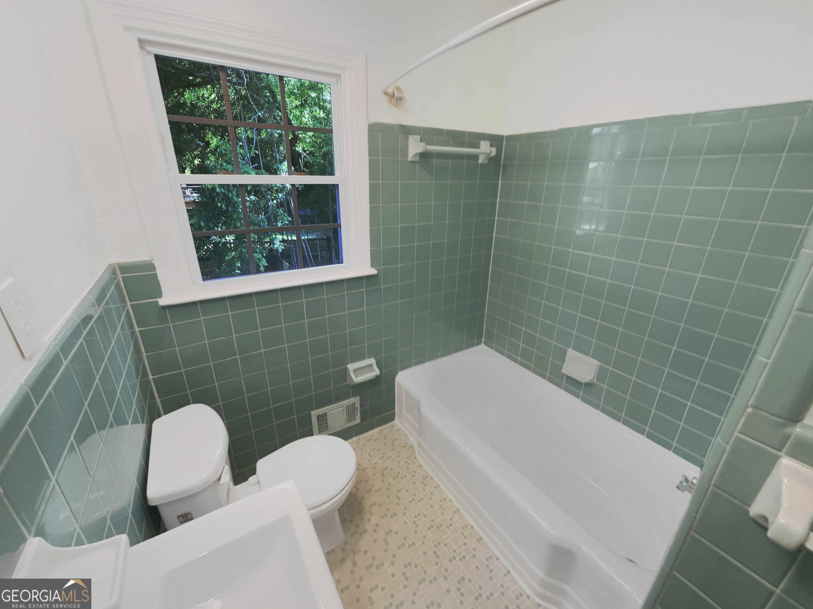 3159 Nursery Road Se Property Photo 7