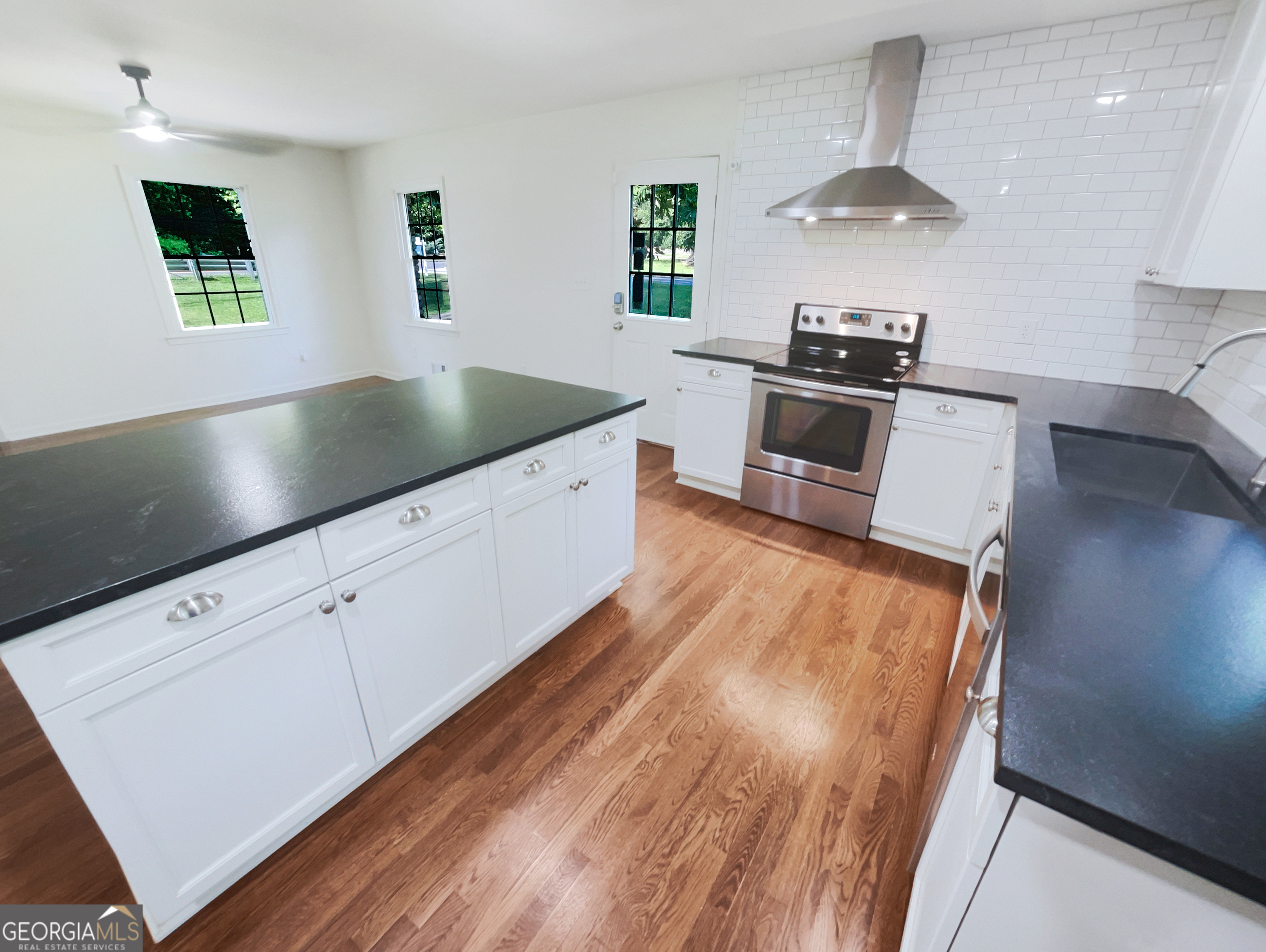 3159 Nursery Road Se Property Photo 20
