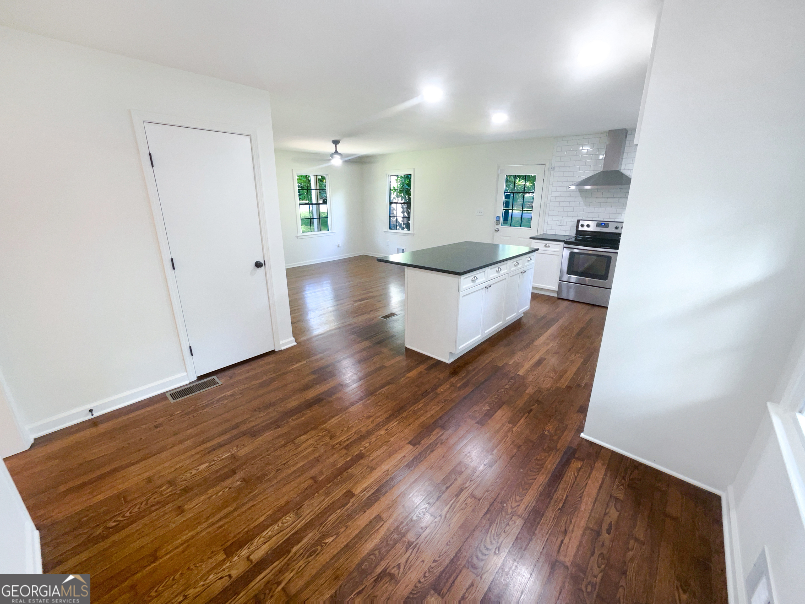 3159 Nursery Road Se Property Photo 22