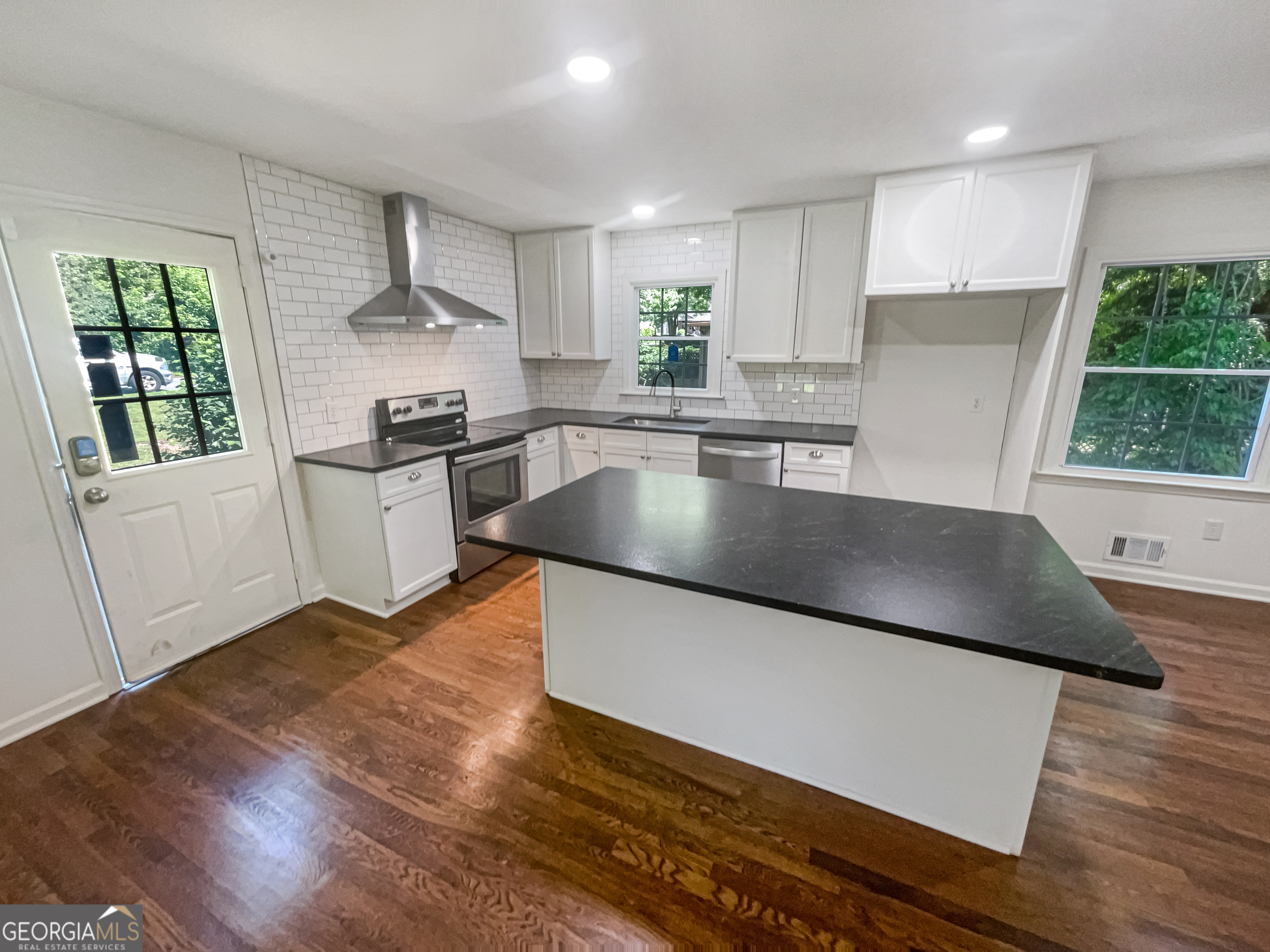 3159 Nursery Road Se Property Photo 27