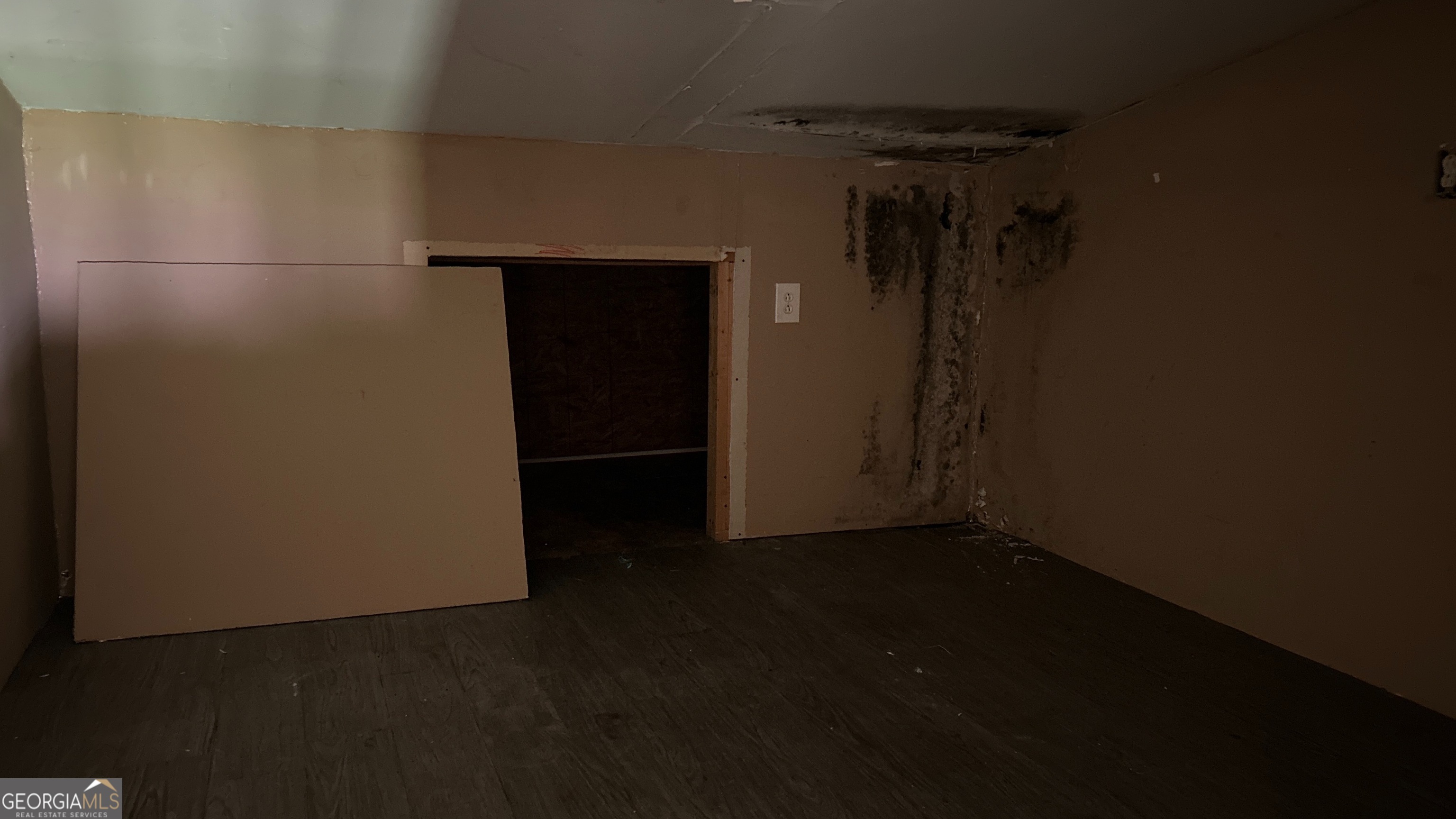 25 1st Street Property Photo 16