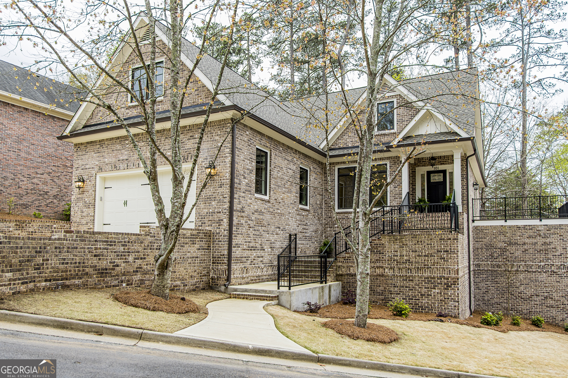 101 Vinings Drive Se Property Photo 2