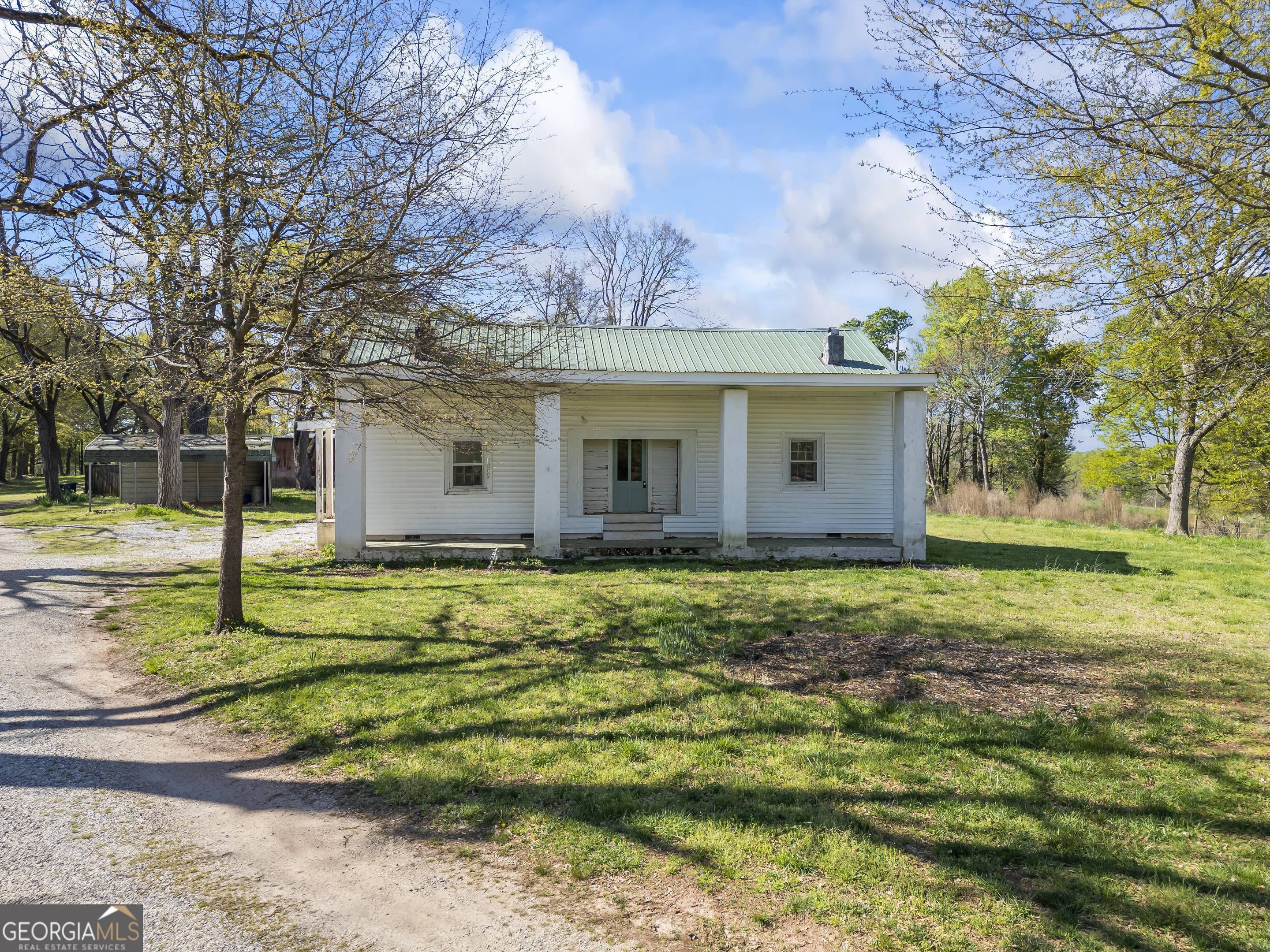 519 Gus Barnett Road Property Photo 1