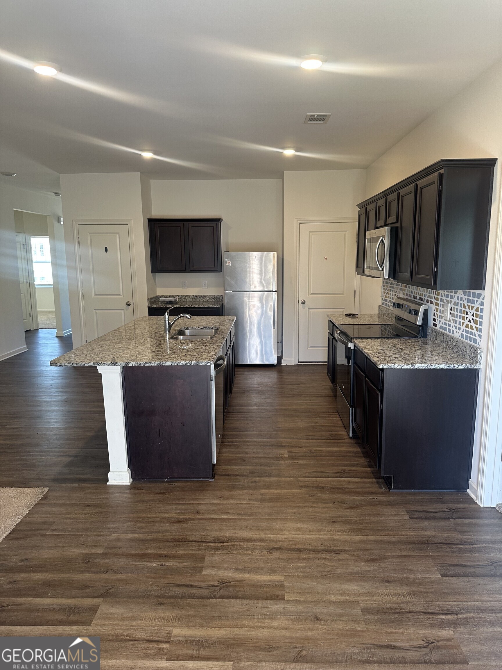 1064 Coldwater Drive Property Photo 8