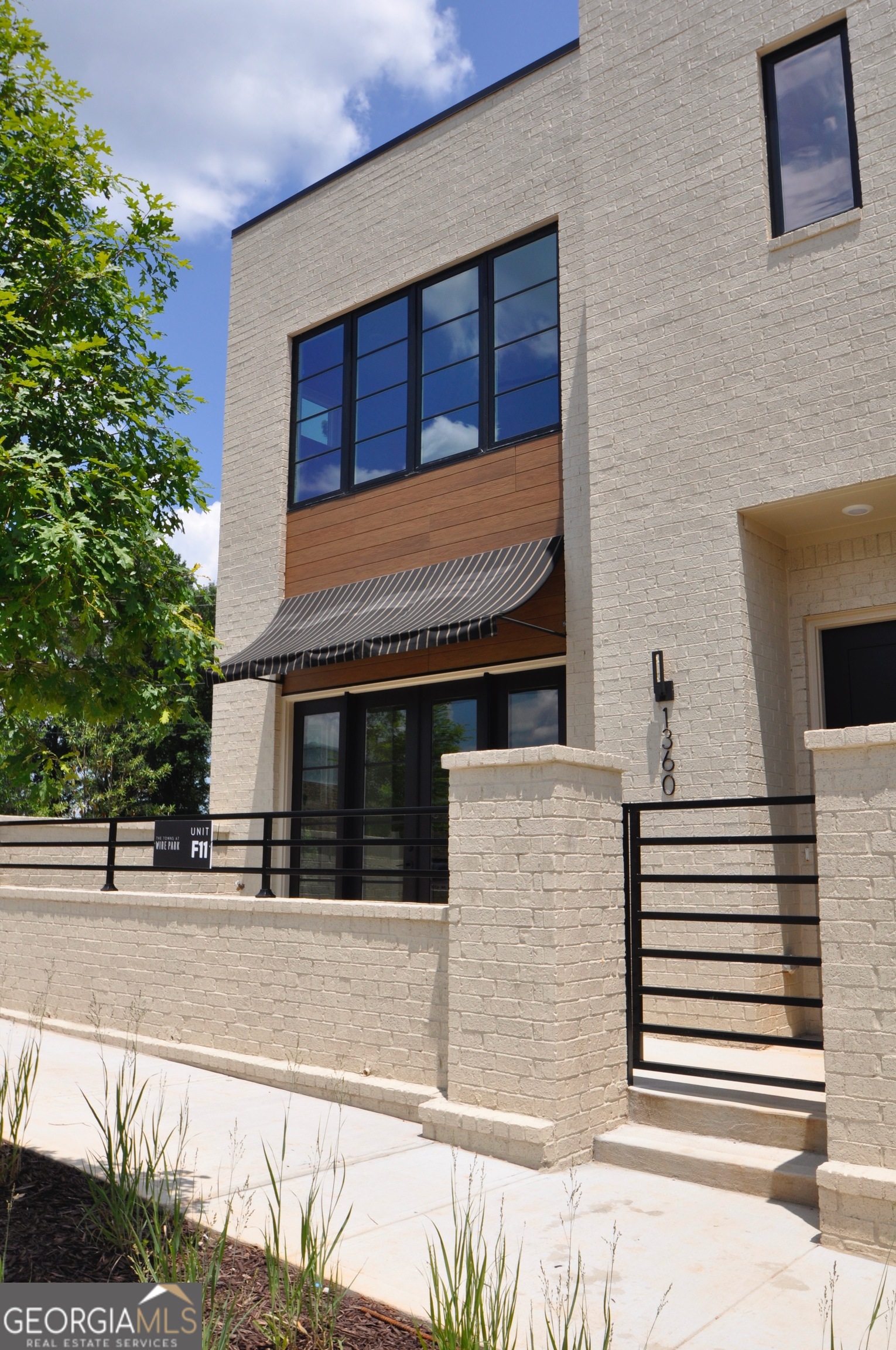 1360 Watson Lane # F11 Property Photo 3