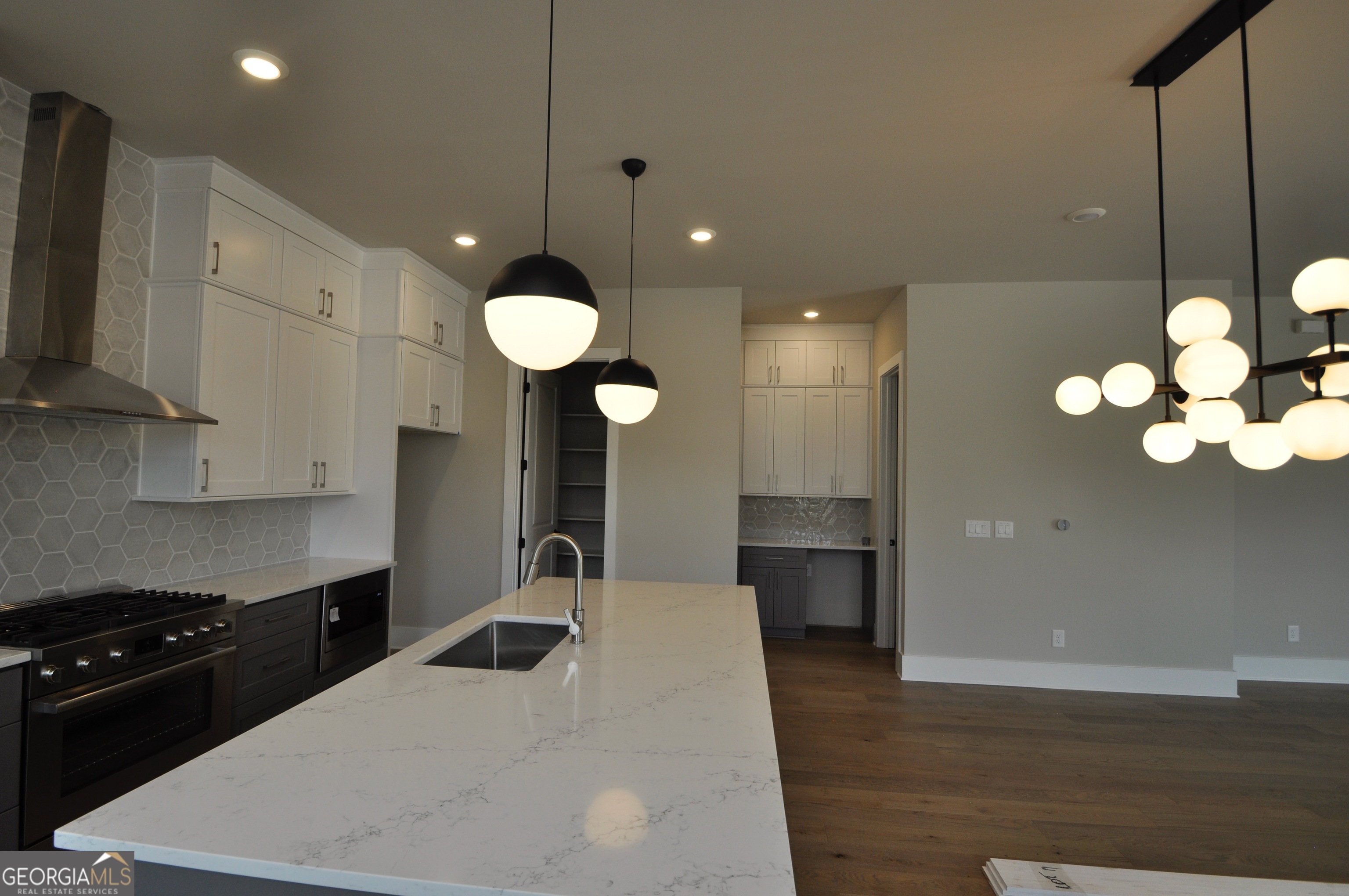 1360 Watson Lane # F11 Property Photo 6