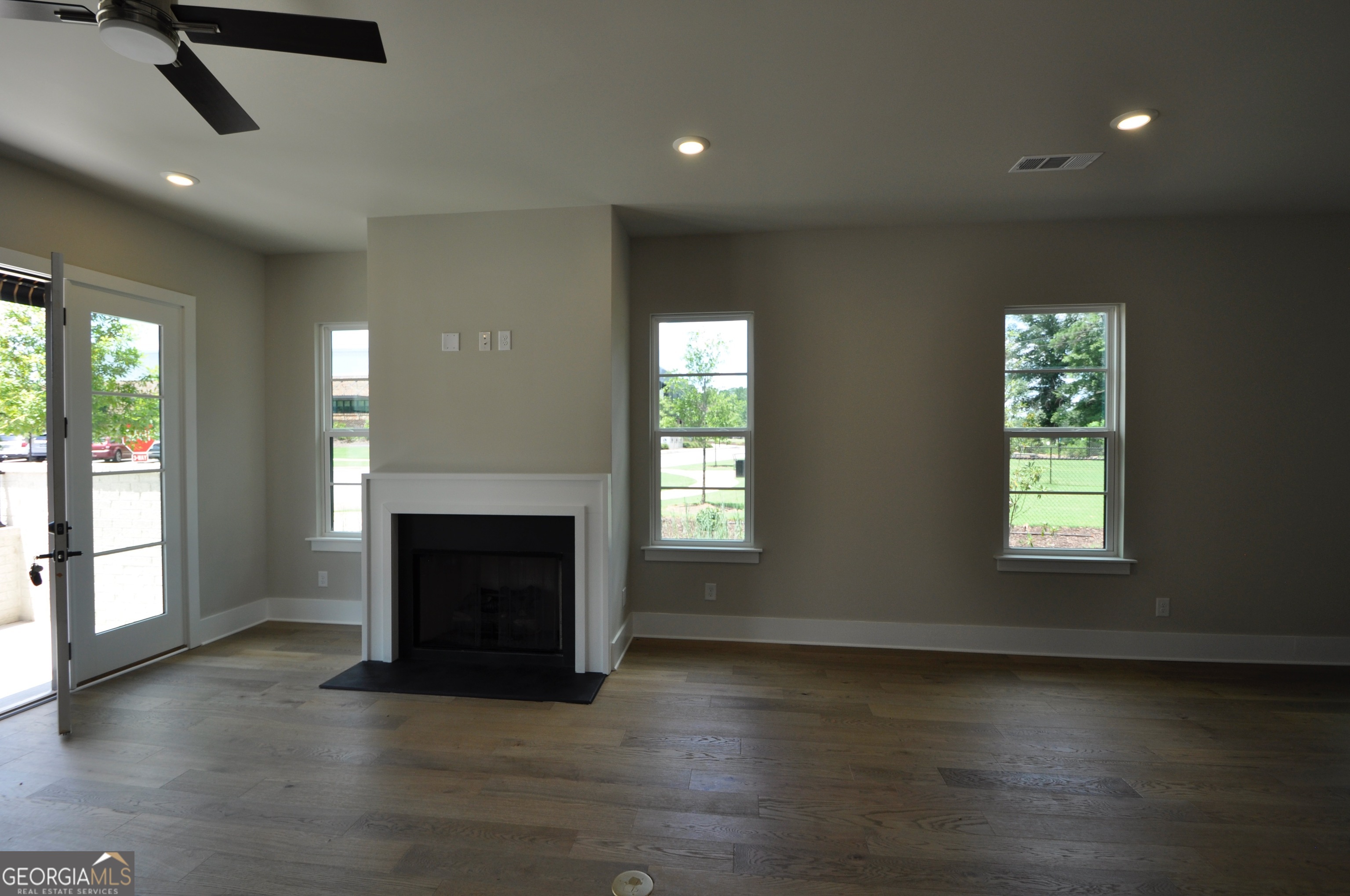 1360 Watson Lane # F11 Property Photo 8