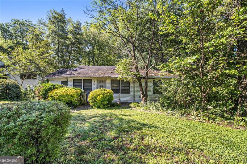 2472 Perry Boulevard Nw Property Photo 4