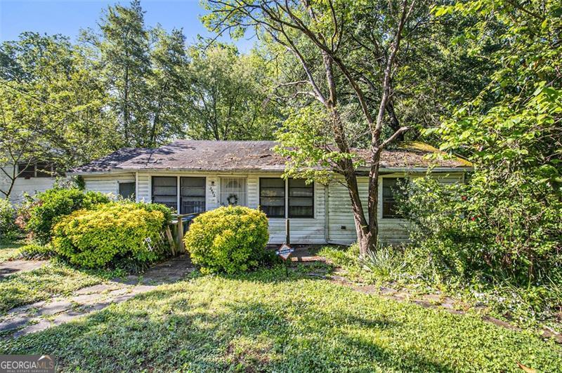2472 Perry Boulevard Nw Property Photo 5