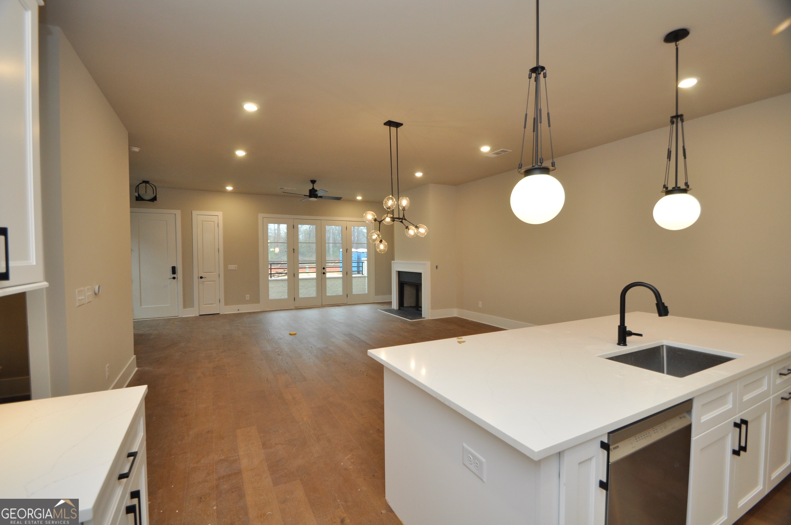 1195 Watson Lane # E5 Property Photo 7