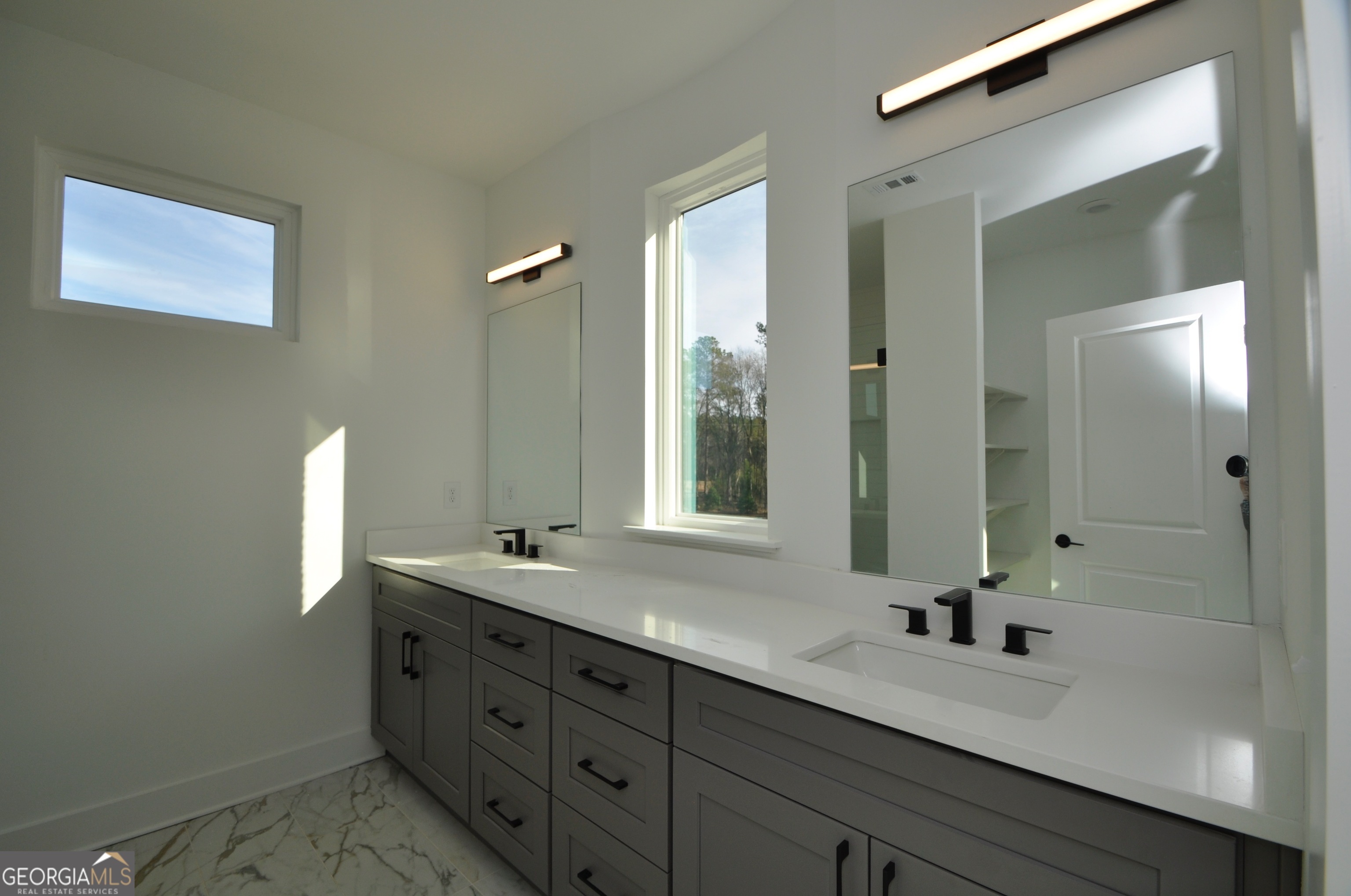 1171 Watson Lane # E4 Property Photo 11