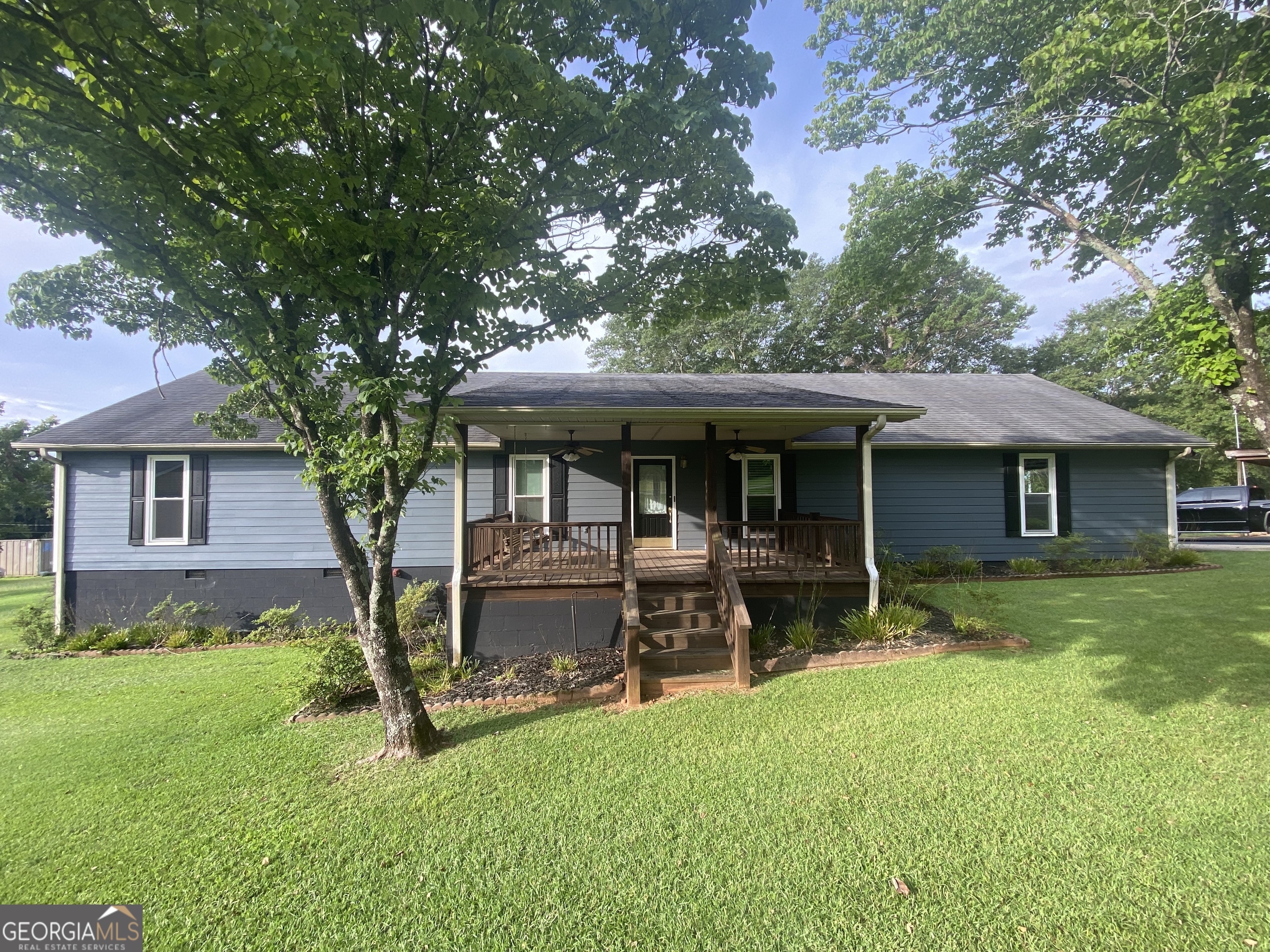 1660 Old Epps Bridge Road Property Photo 1
