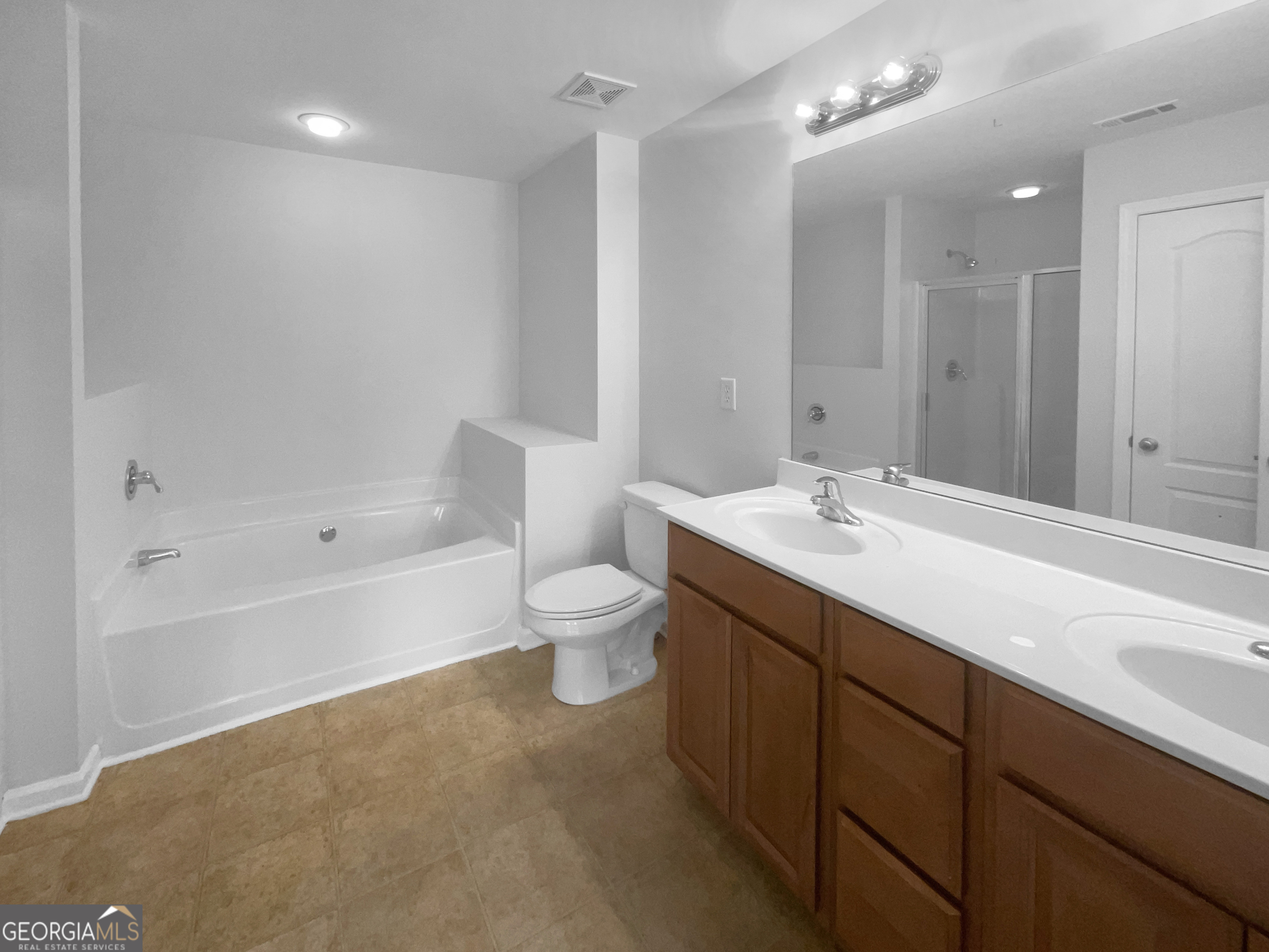 986 Treymont Way Property Photo 13