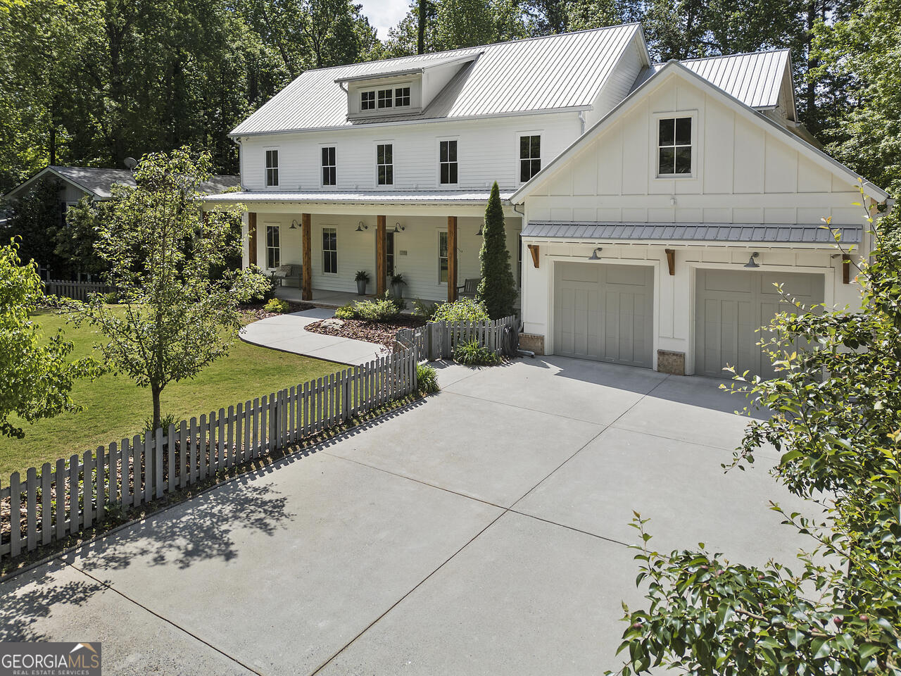230 Pebble Trail Property Photo 5