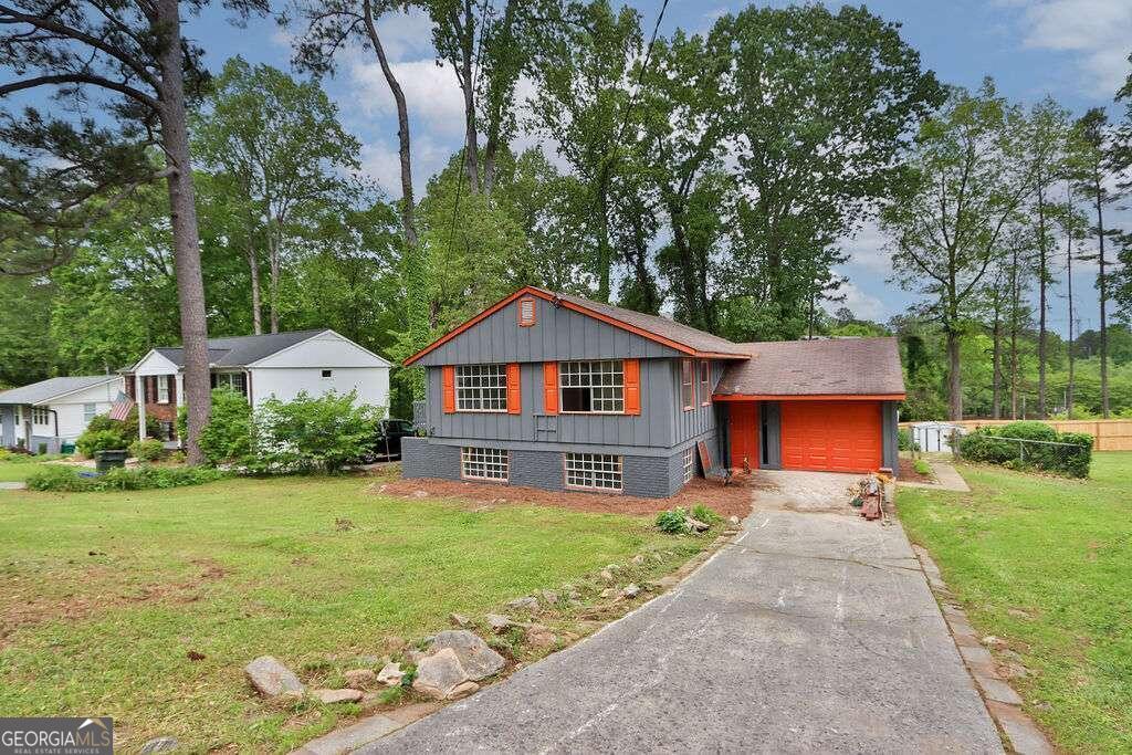 2341 Brenda Drive Se Property Photo 3