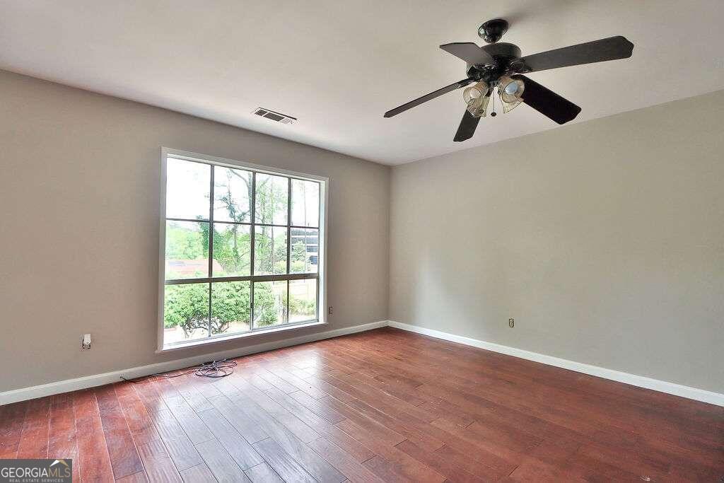 2341 Brenda Drive Se Property Photo 4