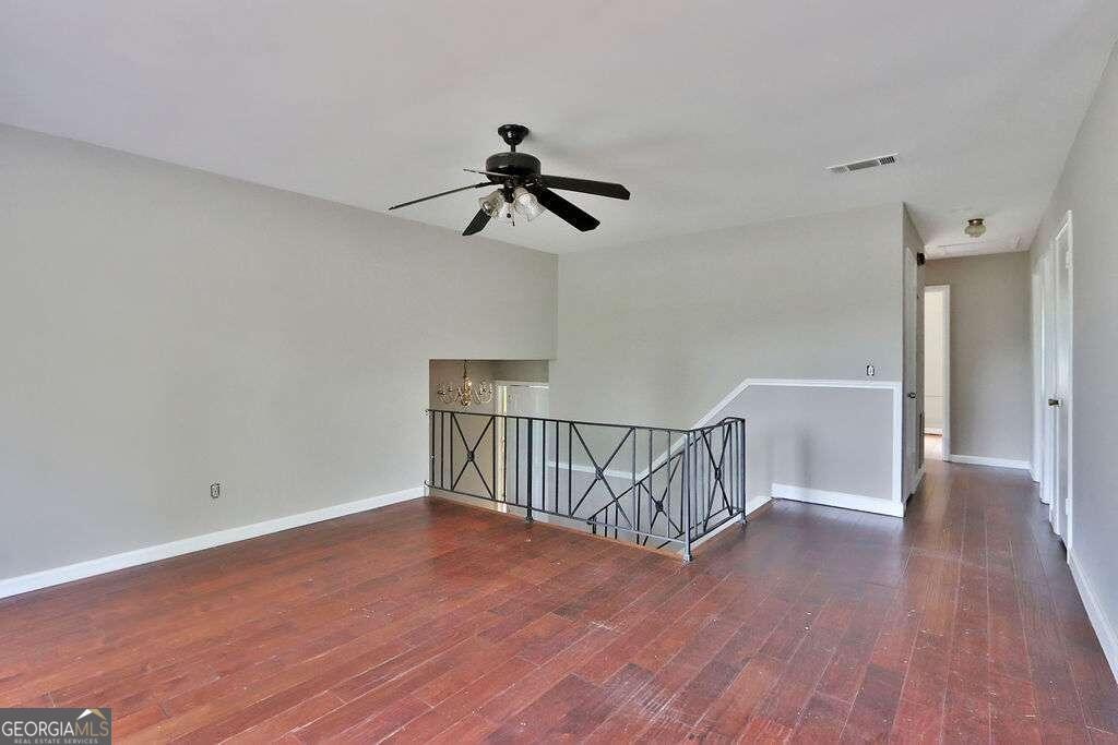 2341 Brenda Drive Se Property Photo 5