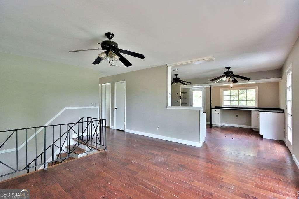 2341 Brenda Drive Se Property Photo 6