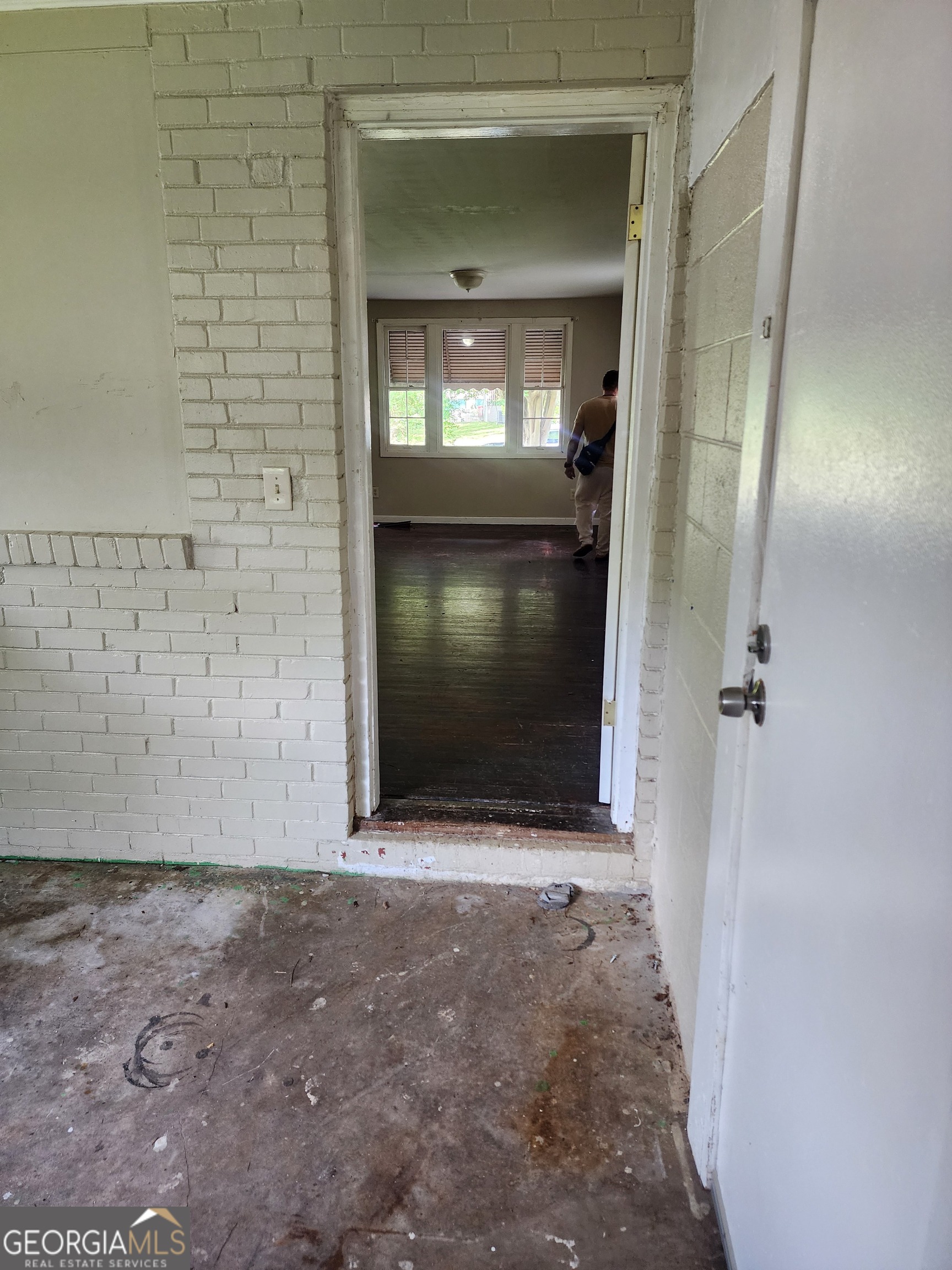 3303 Renault Road Se Property Photo 15
