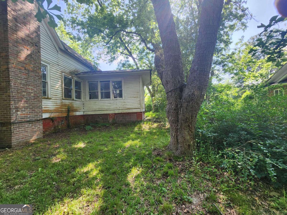 688 Main Street Property Photo 7