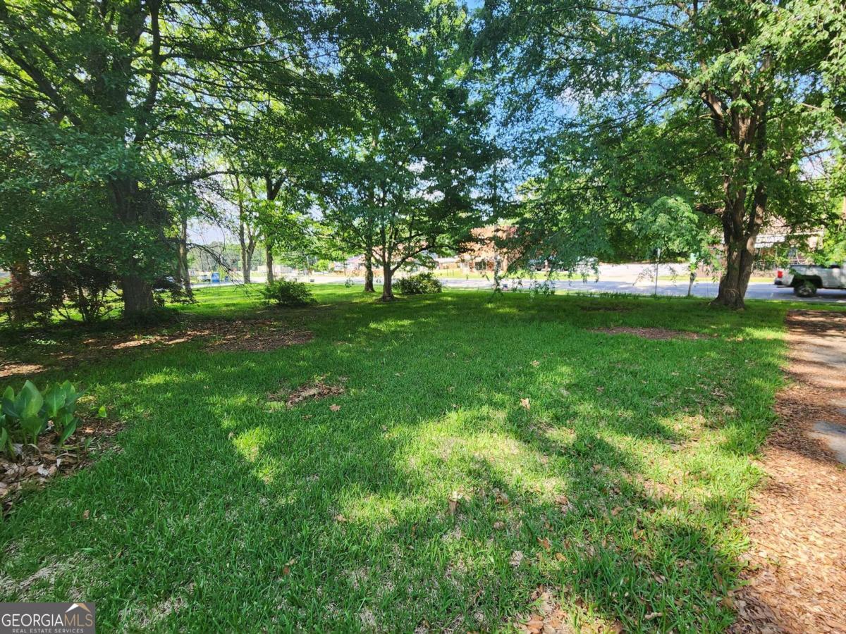 688 Main Street Property Photo 11