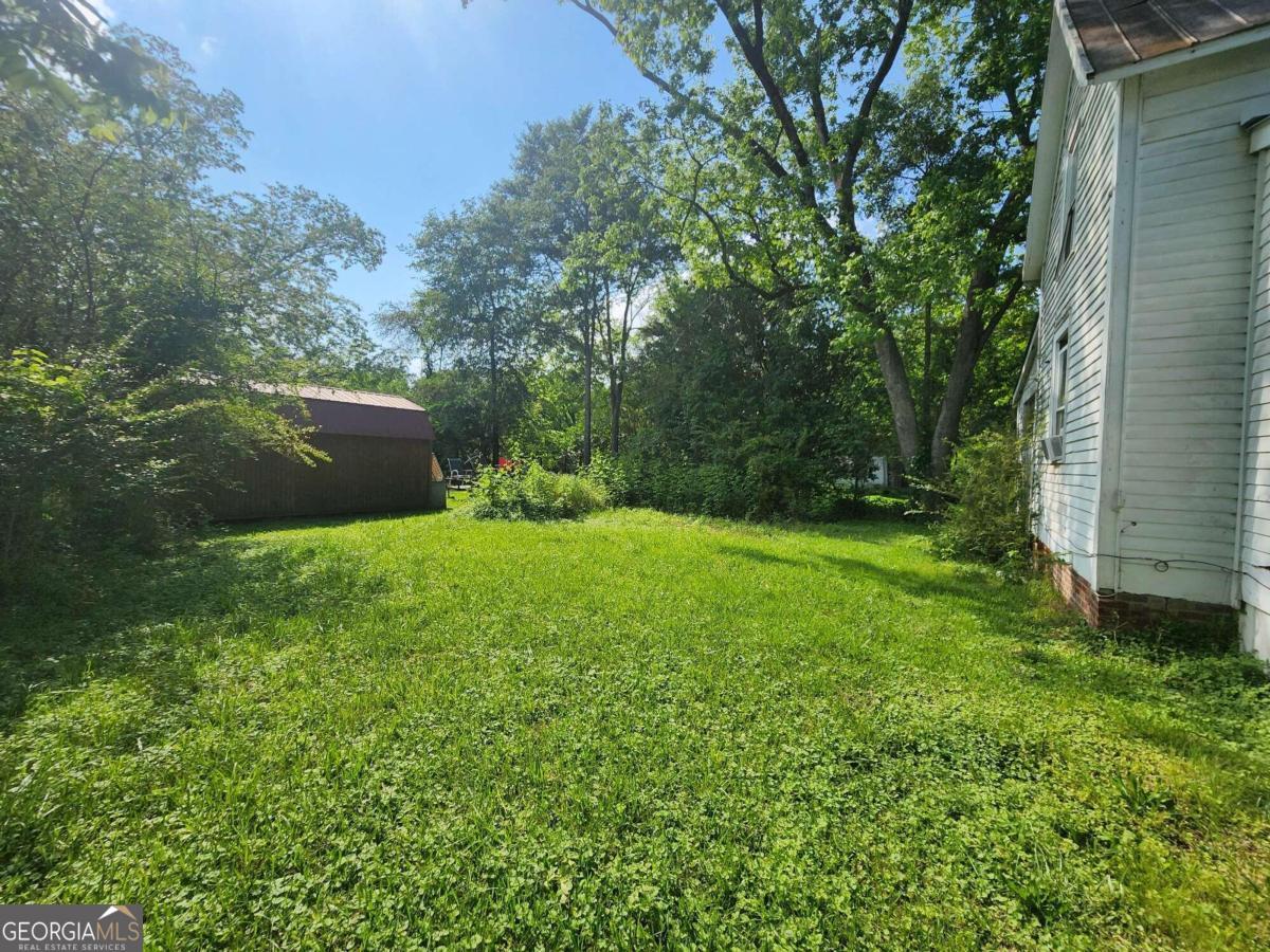 688 Main Street Property Photo 12