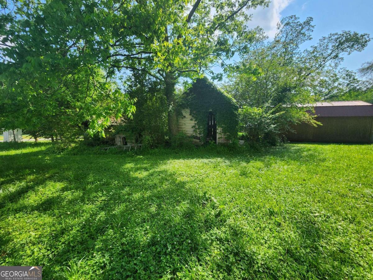 688 Main Street Property Photo 14