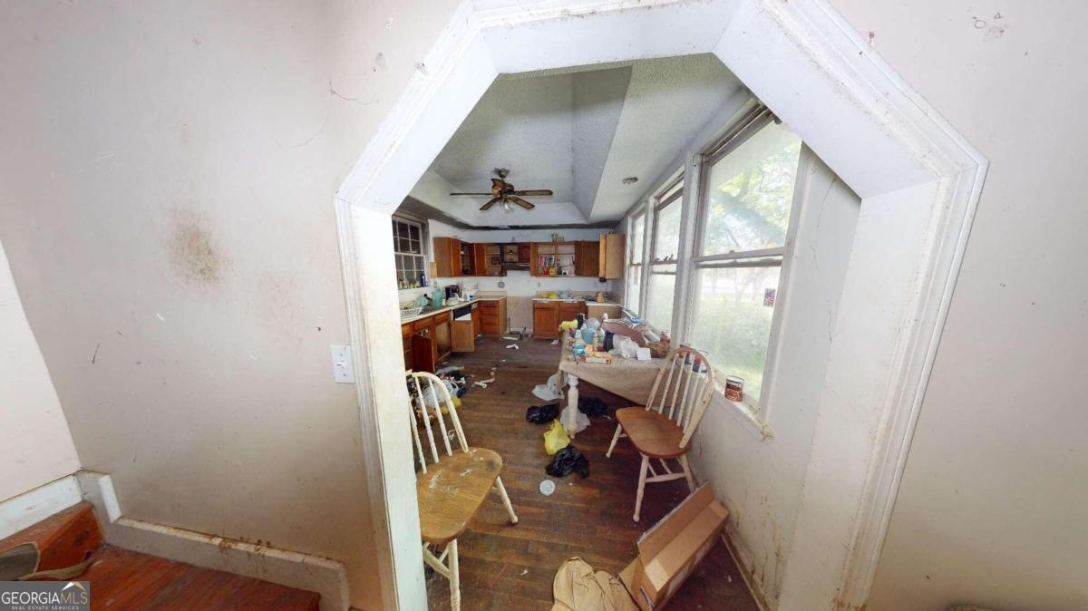 688 Main Street Property Photo 16