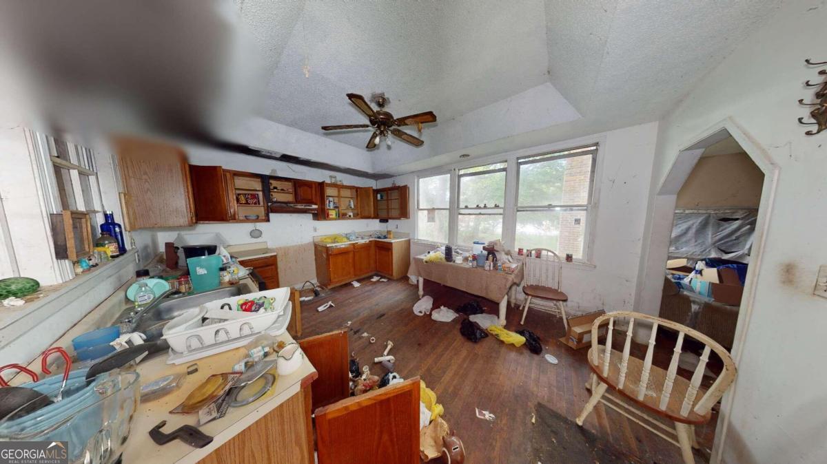 688 Main Street Property Photo 17