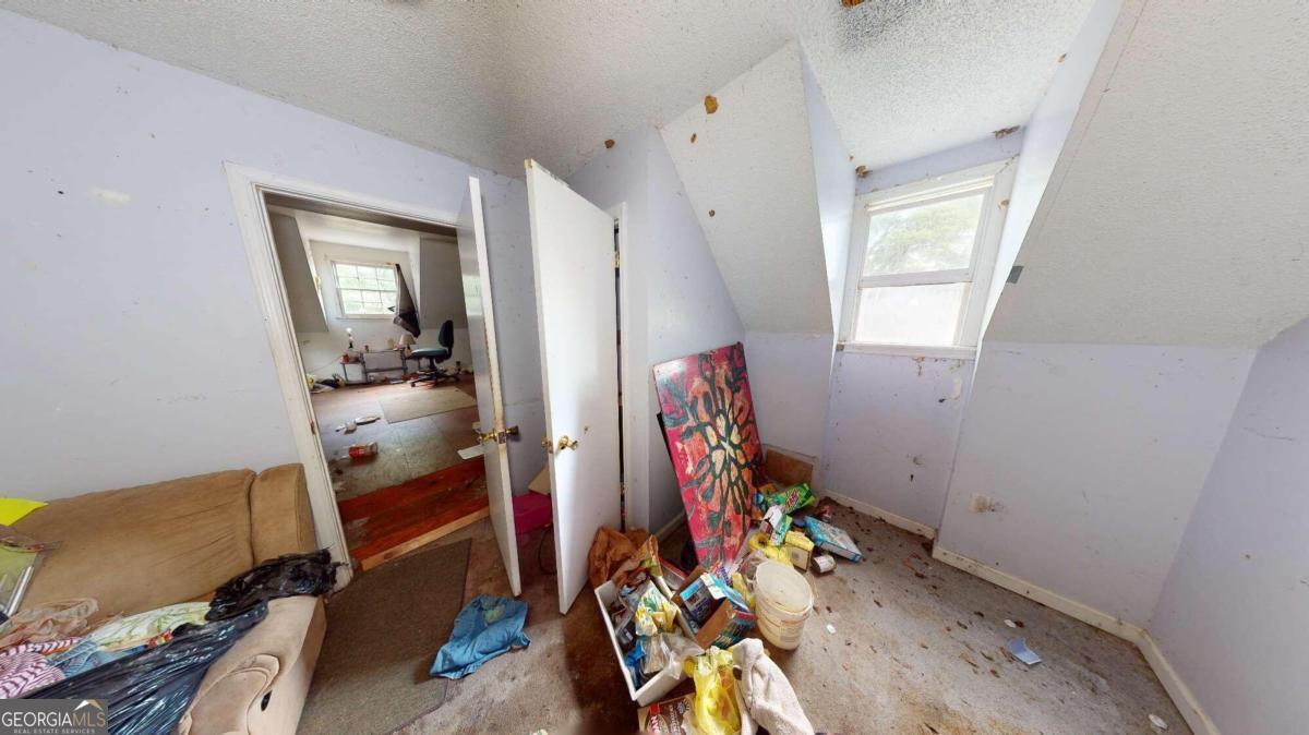 688 Main Street Property Photo 28