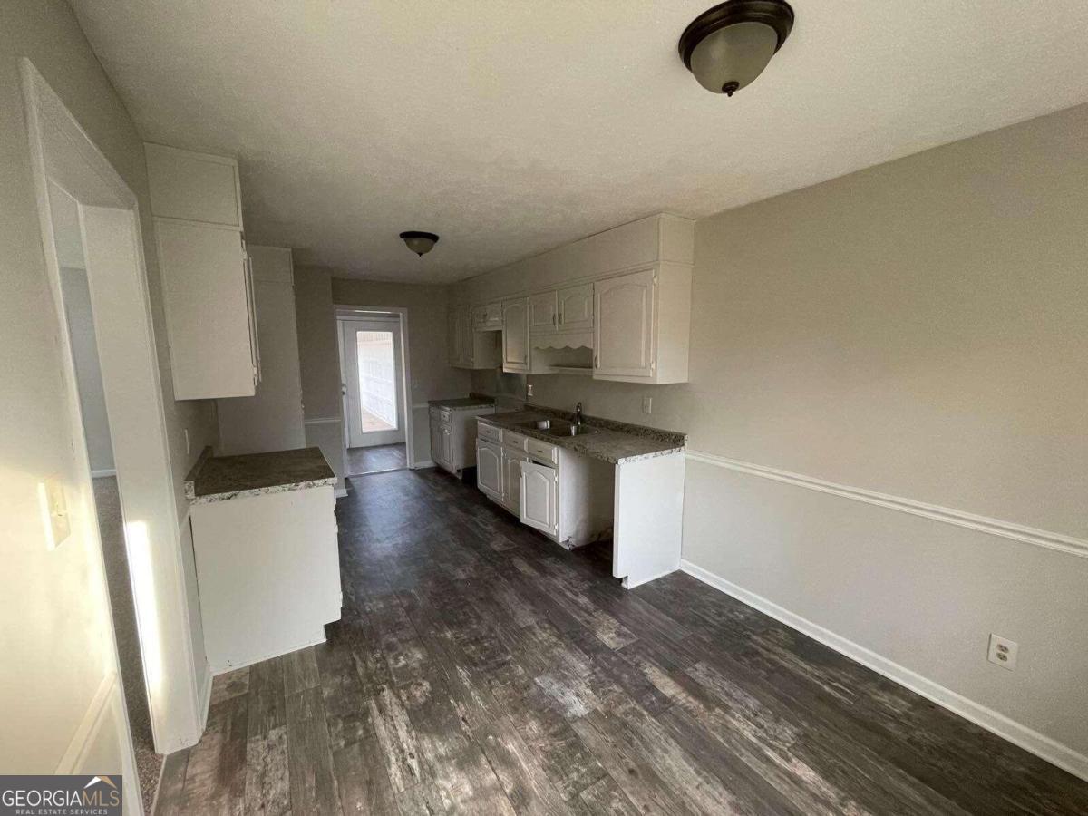 2105 Honeybee Creek Drive Property Photo 2