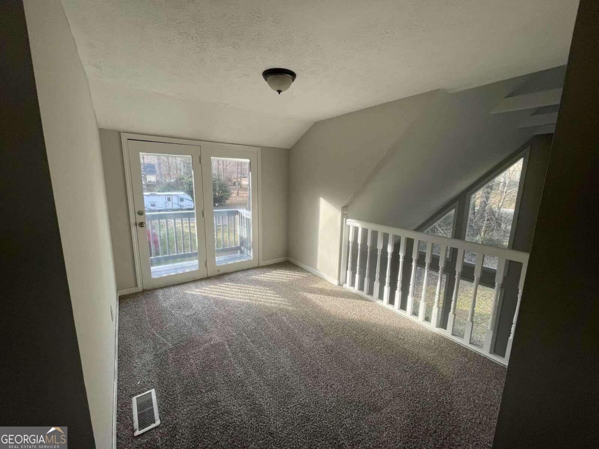 2105 Honeybee Creek Drive Property Photo 12