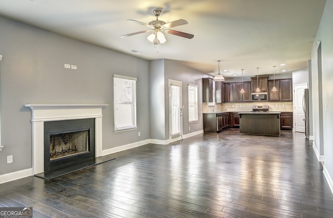 3868 Addison Glen Property Photo 5