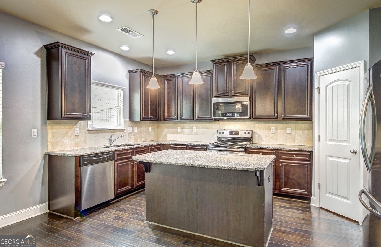 3868 Addison Glen Property Photo 6
