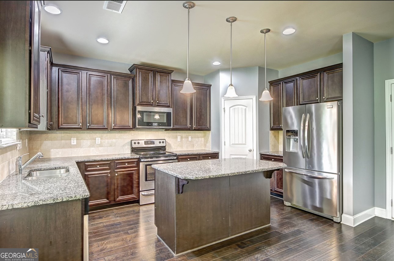 3868 Addison Glen Property Photo 7