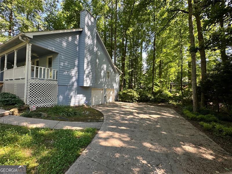 240 White Pines Drive Property Photo 3