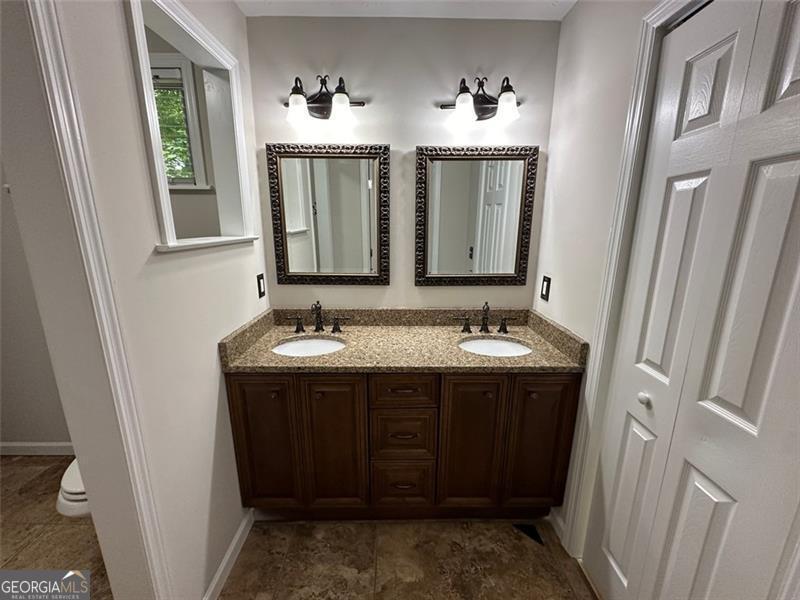 240 White Pines Drive Property Photo 25