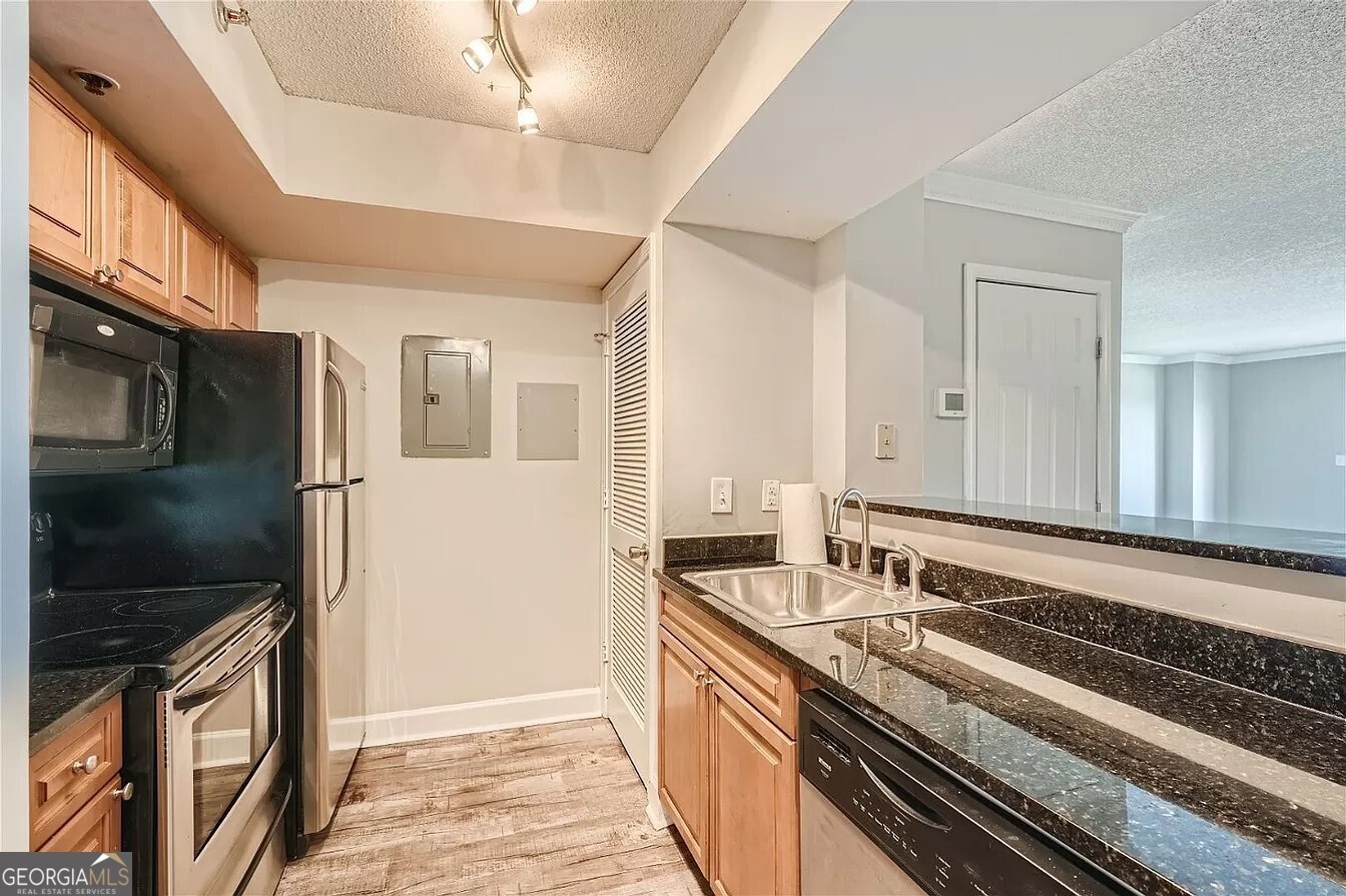 795 Hammond Drive Apt 1702 Property Photo 5