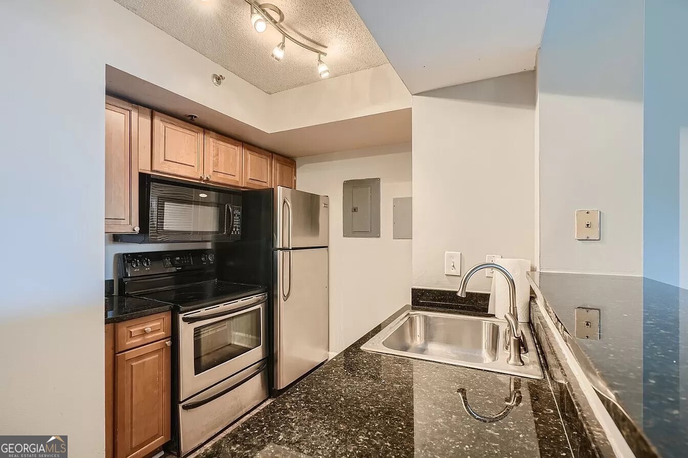 795 Hammond Drive Apt 1702 Property Photo 6