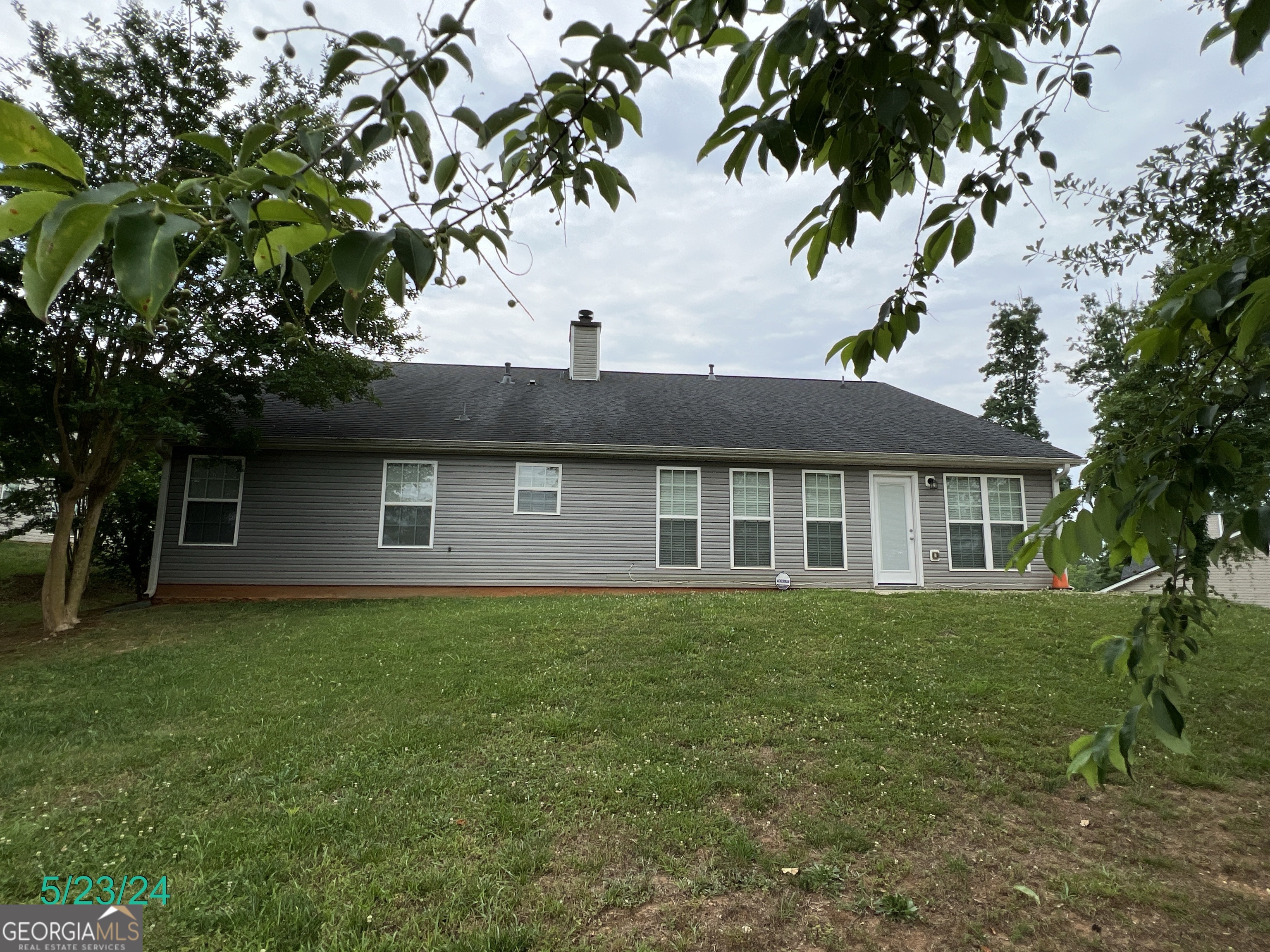 376 Embassy Drive Property Photo 4