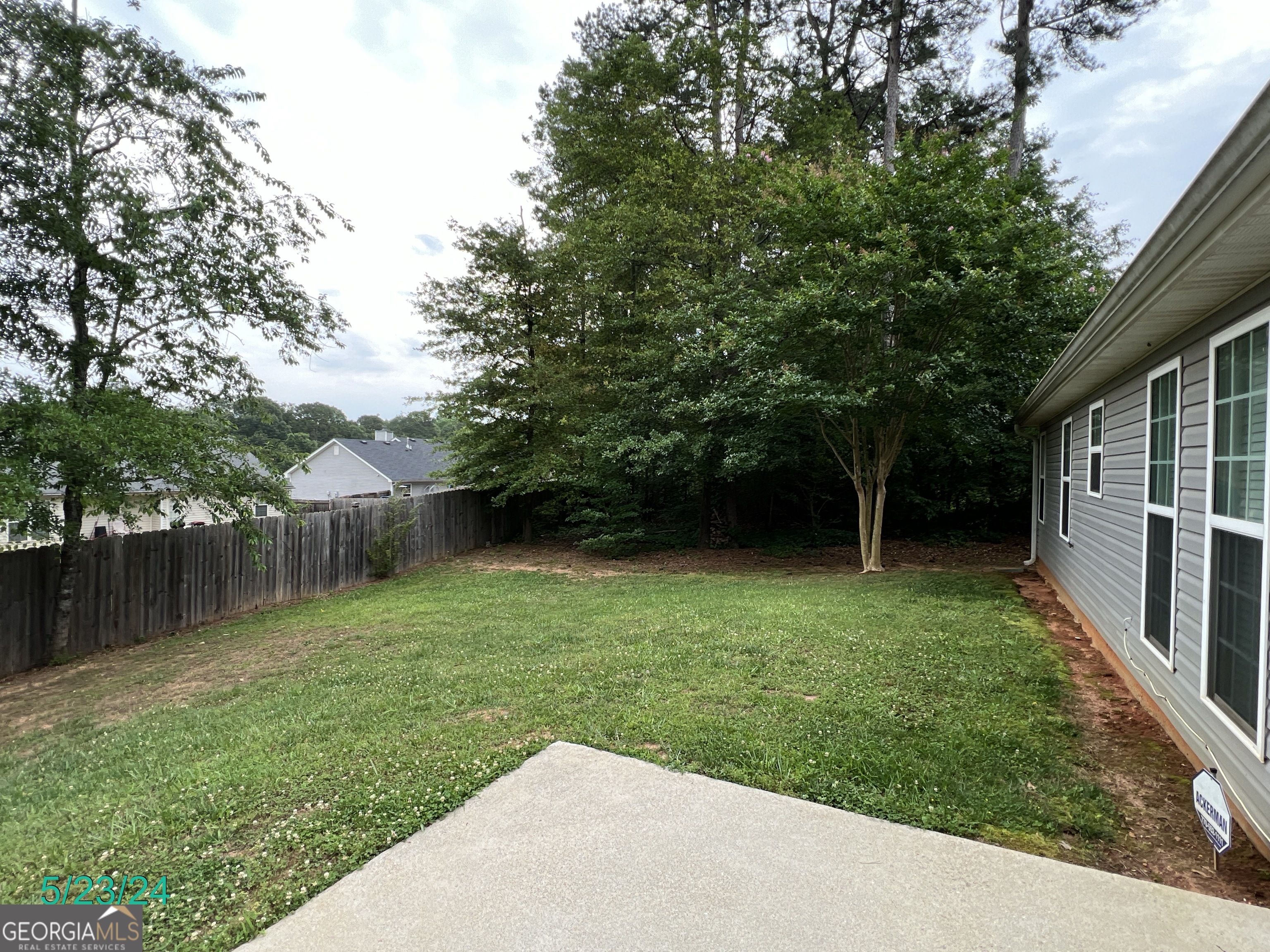 376 Embassy Drive Property Photo 8
