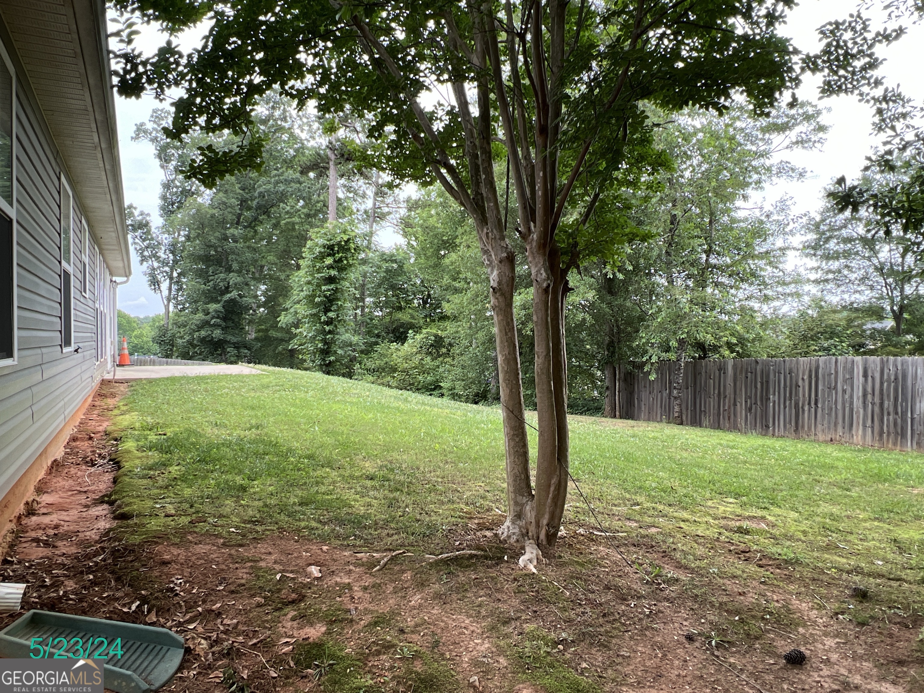 376 Embassy Drive Property Photo 11