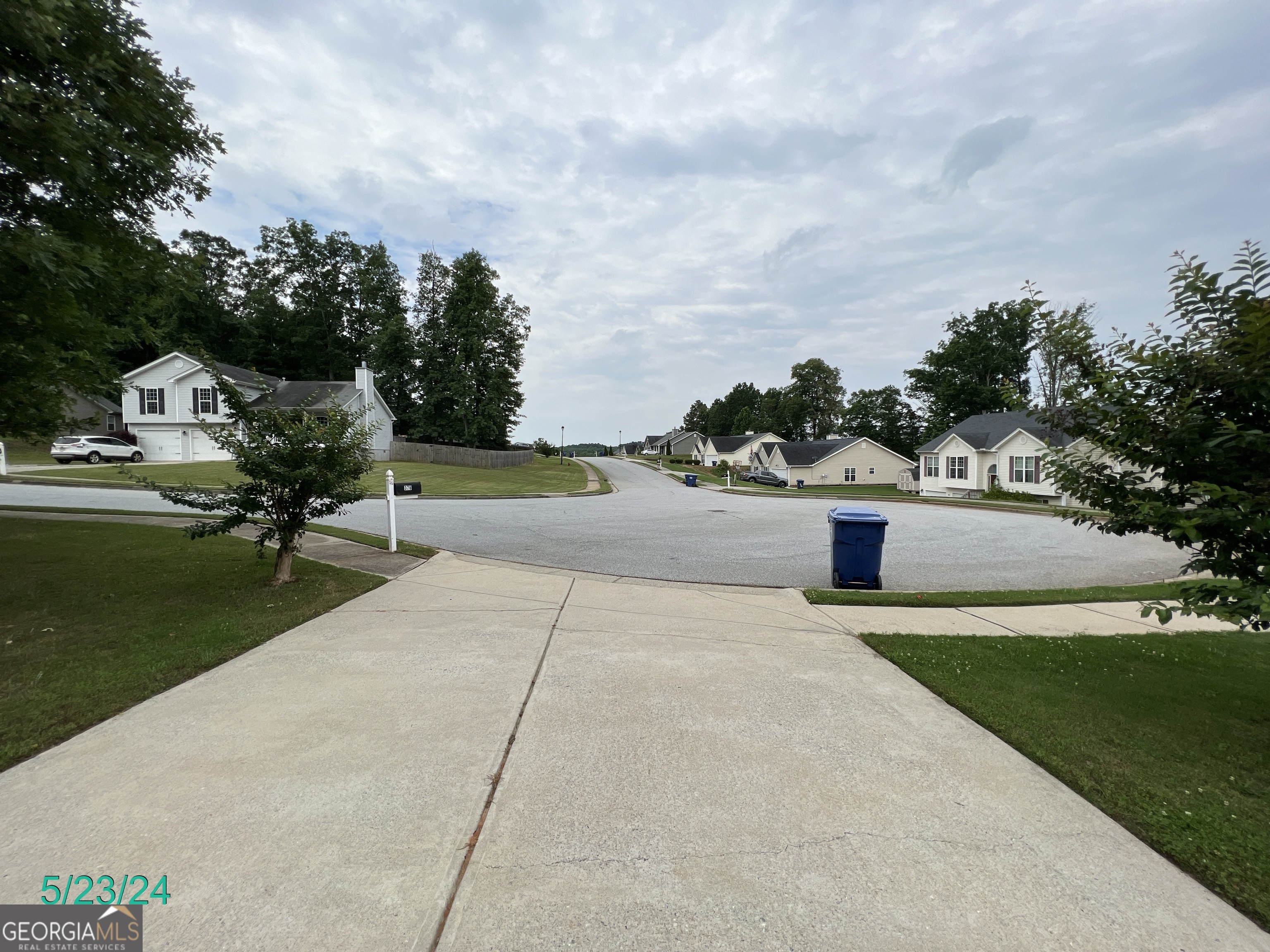 376 Embassy Drive Property Photo 15