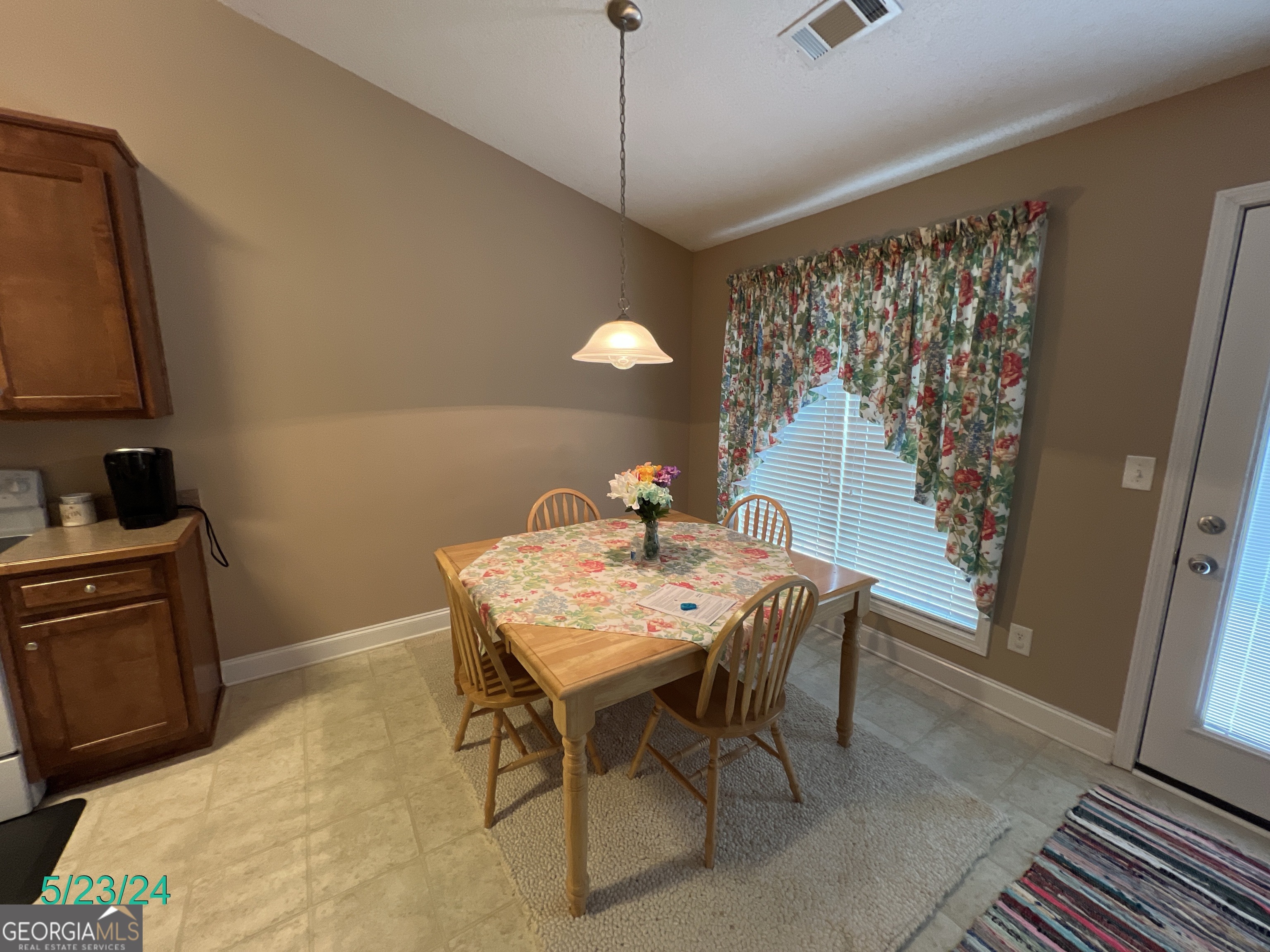 376 Embassy Drive Property Photo 18