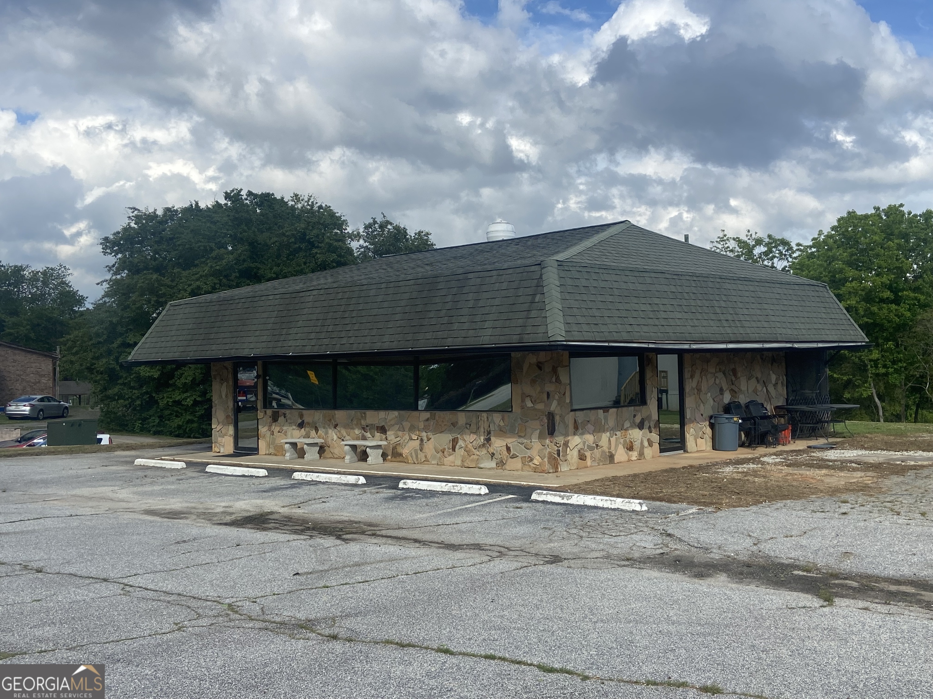 927 Senoia Road Property Photo 1