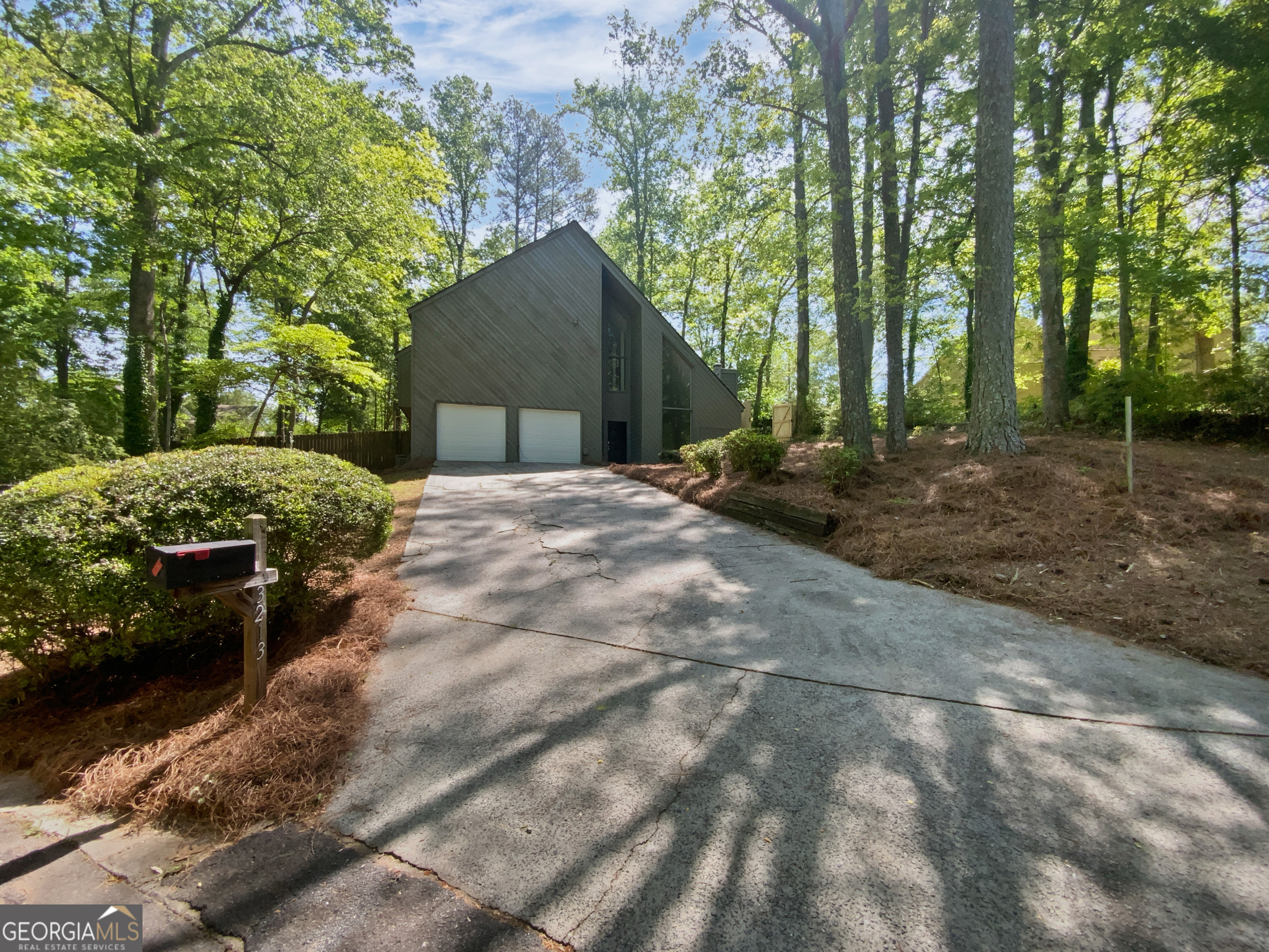 3213 Cedar Bluff Drive Ne Property Photo 1